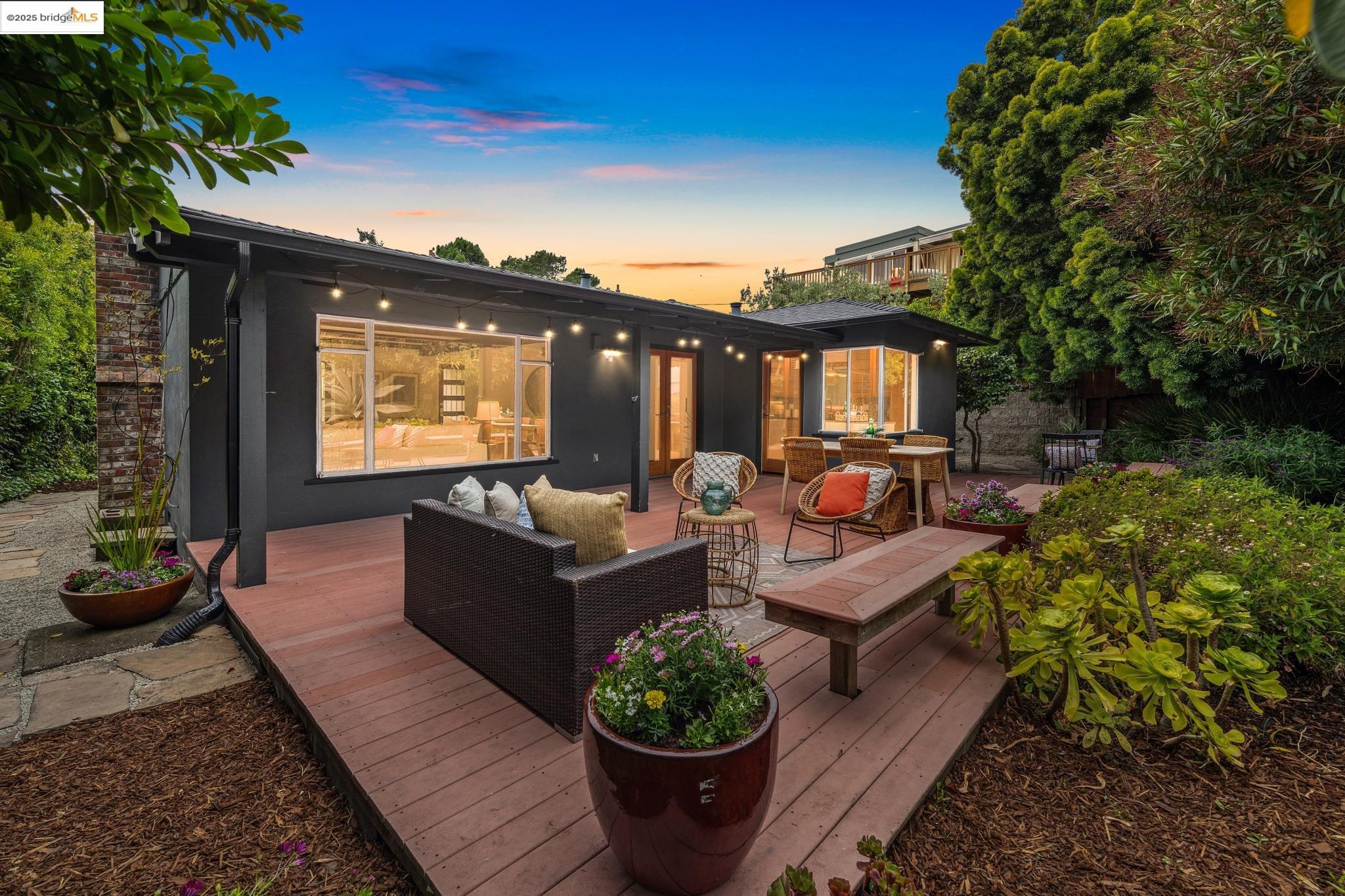 25 Kerr Ave, Kensington, California 94707, 3 Bedrooms Bedrooms, 6 Rooms Rooms,2 BathroomsBathrooms,Residential,For Sale,25 Kerr Ave,41102665