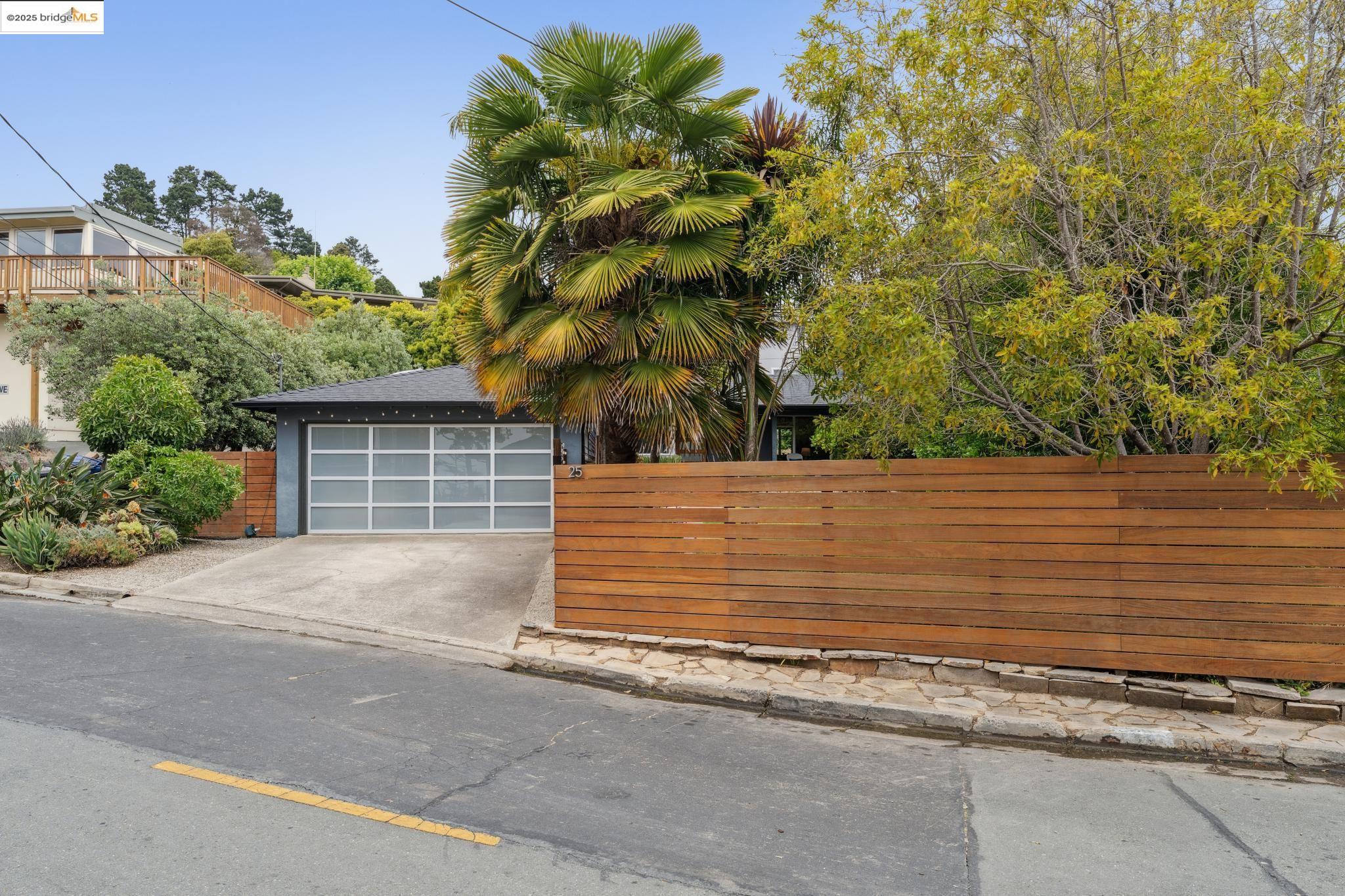 25 Kerr Ave, Kensington, California 94707, 3 Bedrooms Bedrooms, 6 Rooms Rooms,2 BathroomsBathrooms,Residential,For Sale,25 Kerr Ave,41102665