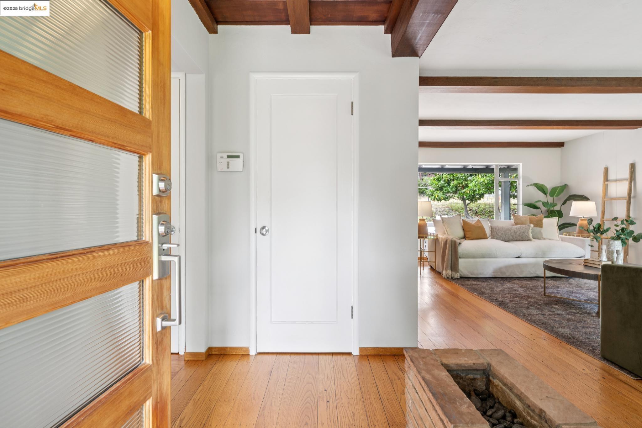 25 Kerr Ave, Kensington, California 94707, 3 Bedrooms Bedrooms, 6 Rooms Rooms,2 BathroomsBathrooms,Residential,For Sale,25 Kerr Ave,41102665