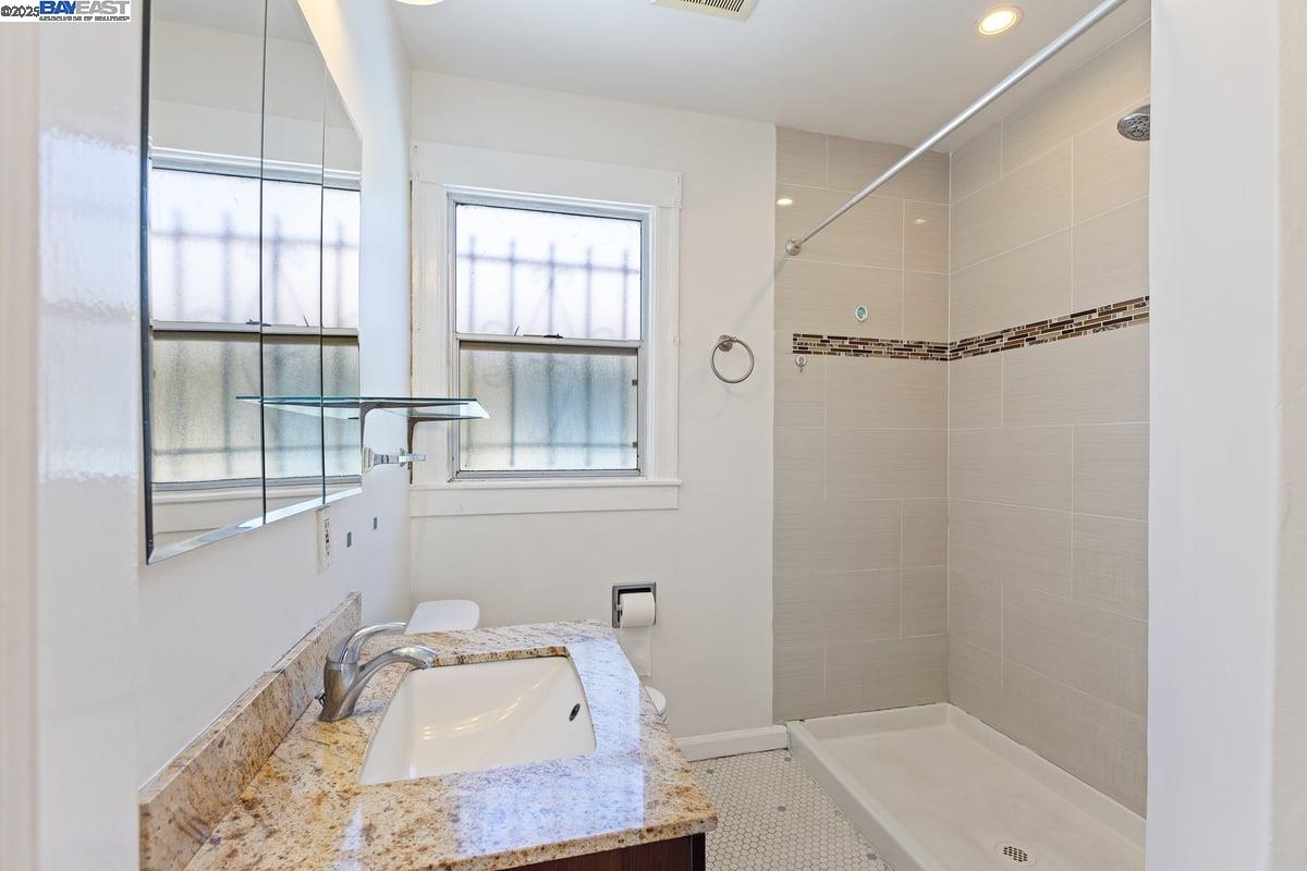 3635 Redding St, Oakland, California 94619, 2 Bedrooms Bedrooms, 5 Rooms Rooms,1 BathroomBathrooms,Residential,For Sale,3635 Redding St,41102670