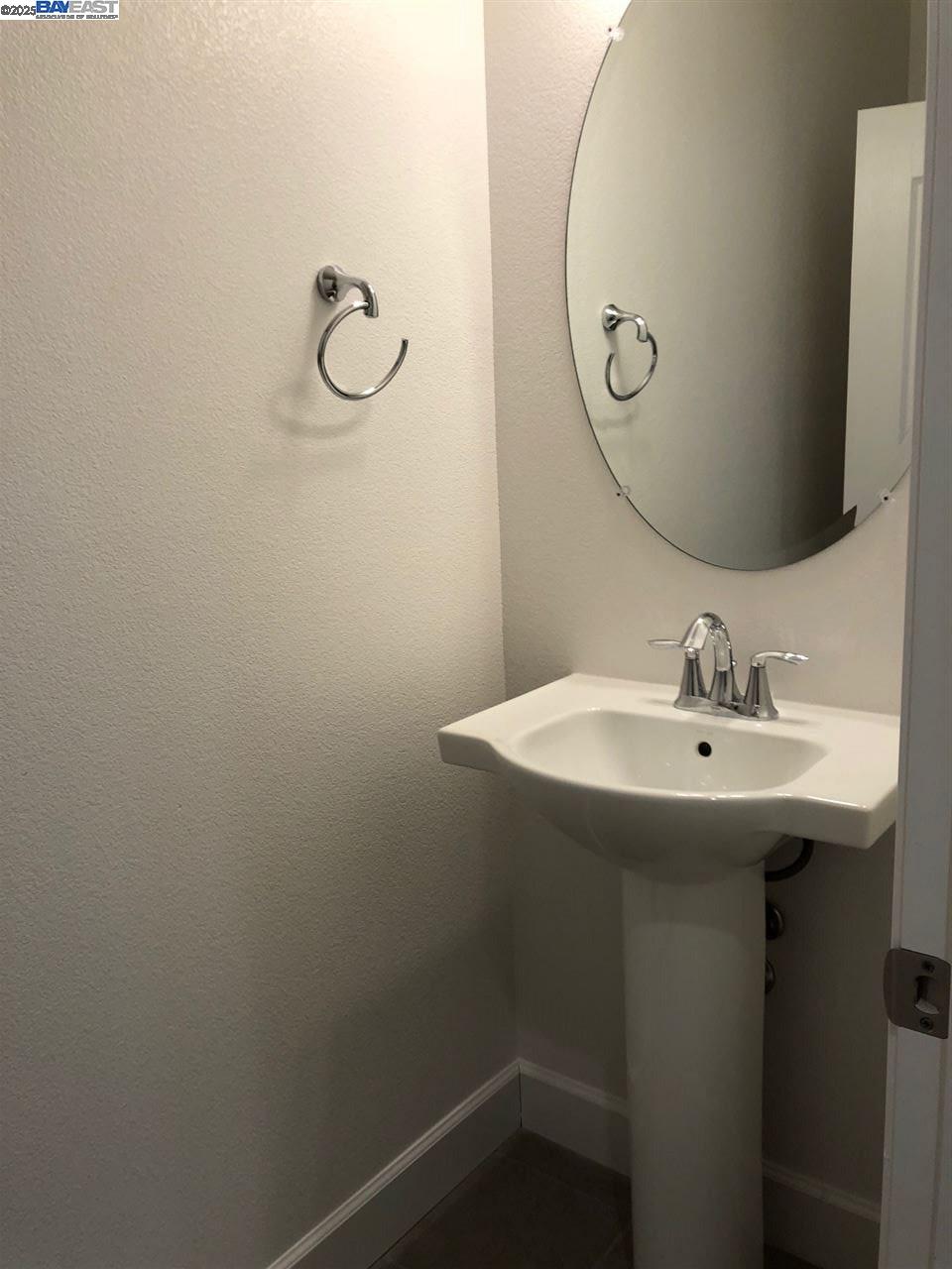 2728 Ginoso Ct # 4, San Jose, California 95111, 3 Bedrooms Bedrooms, 7 Rooms Rooms,3 BathroomsBathrooms,Residential Lease,For Rent,2728 Ginoso Ct # 4,41102671