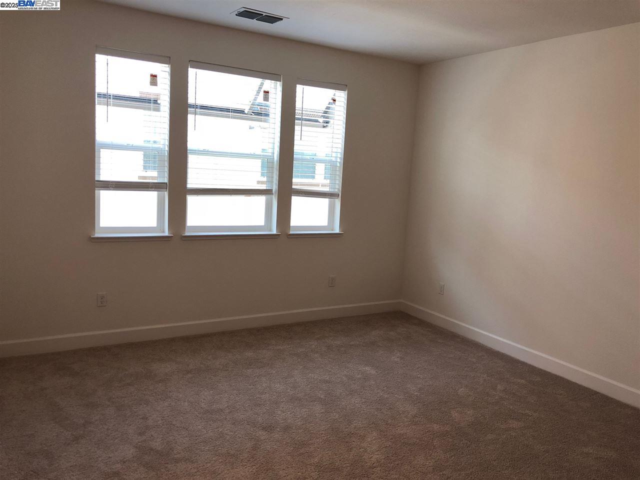 2728 Ginoso Ct # 4, San Jose, California 95111, 3 Bedrooms Bedrooms, 7 Rooms Rooms,3 BathroomsBathrooms,Residential Lease,For Rent,2728 Ginoso Ct # 4,41102671