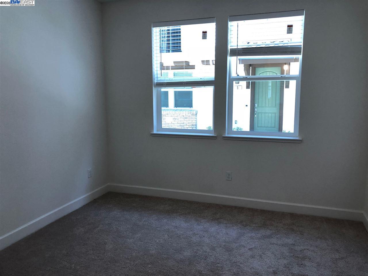 2728 Ginoso Ct # 4, San Jose, California 95111, 3 Bedrooms Bedrooms, 7 Rooms Rooms,3 BathroomsBathrooms,Residential Lease,For Rent,2728 Ginoso Ct # 4,41102671