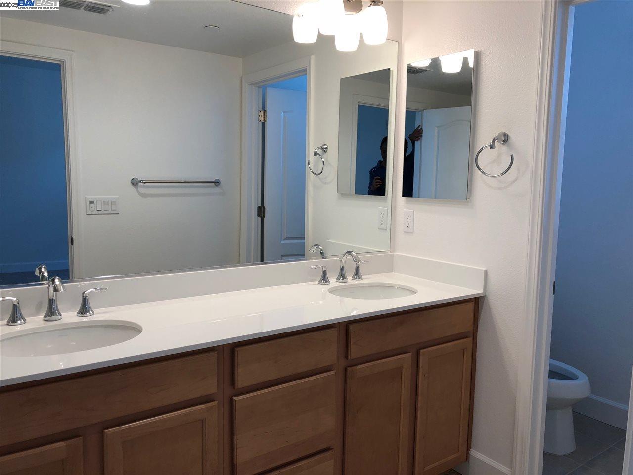 2728 Ginoso Ct # 4, San Jose, California 95111, 3 Bedrooms Bedrooms, 7 Rooms Rooms,3 BathroomsBathrooms,Residential Lease,For Rent,2728 Ginoso Ct # 4,41102671