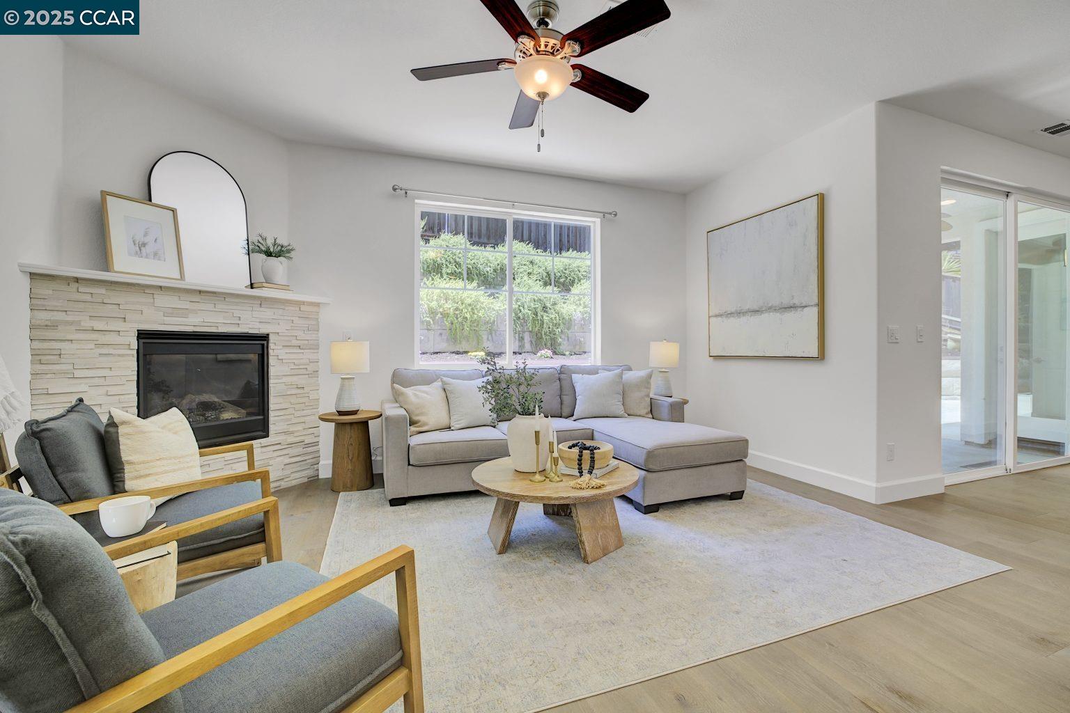 Detail Gallery Image 14 of 58 For 1200 Stonecrest Ln, Concord,  CA 94518 - 5 Beds | 3/1 Baths