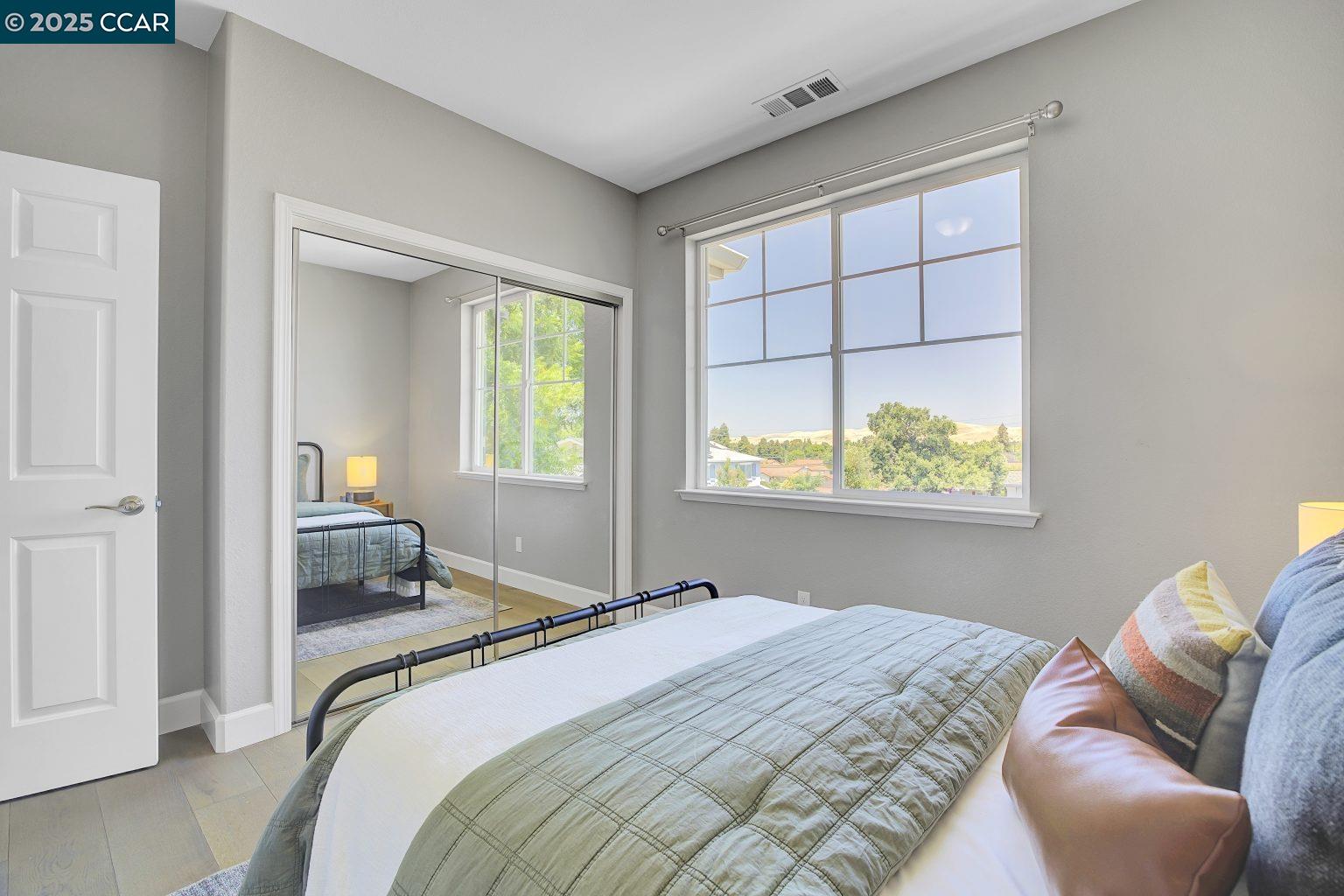 Detail Gallery Image 30 of 58 For 1200 Stonecrest Ln, Concord,  CA 94518 - 5 Beds | 3/1 Baths
