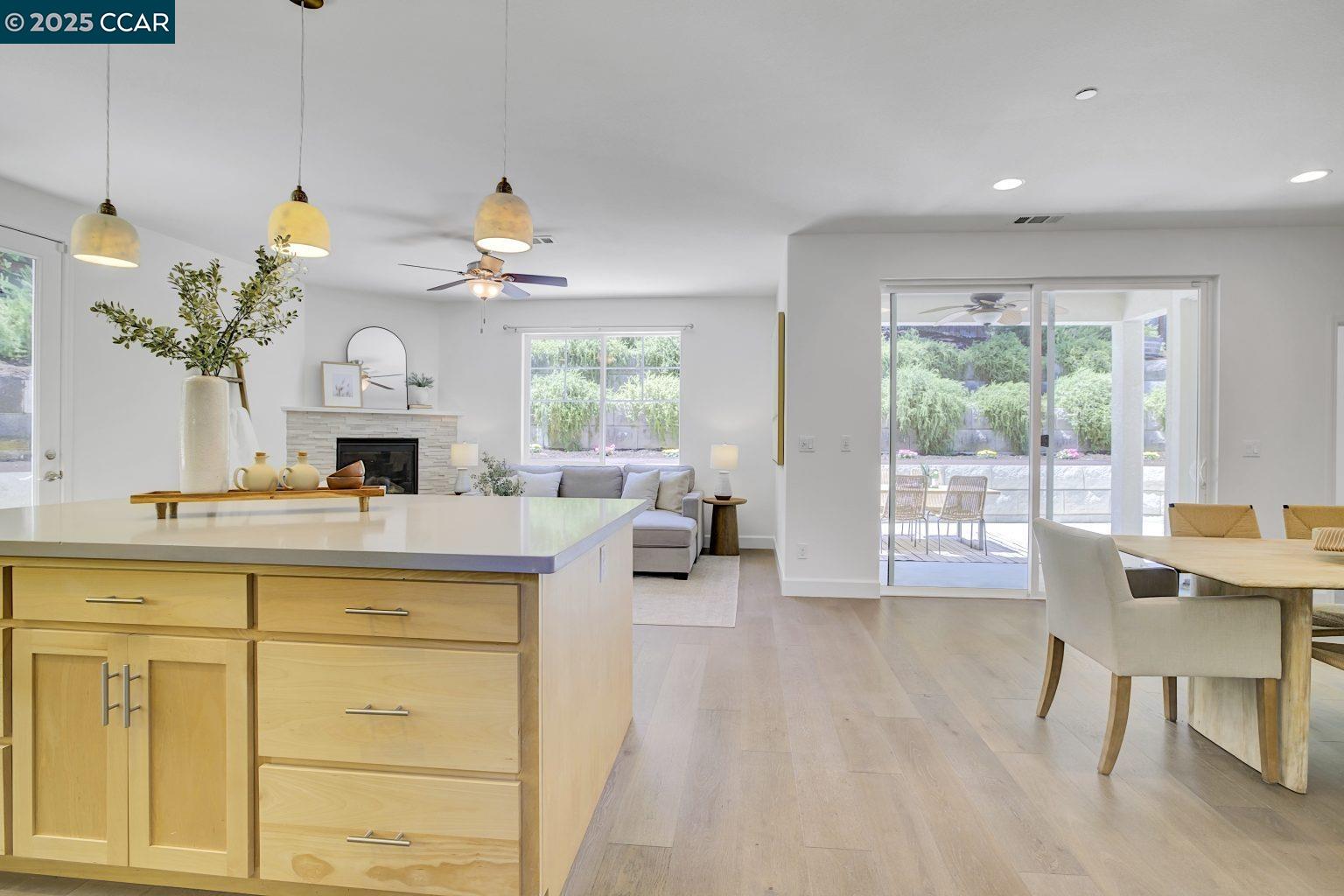 Detail Gallery Image 7 of 58 For 1200 Stonecrest Ln, Concord,  CA 94518 - 5 Beds | 3/1 Baths