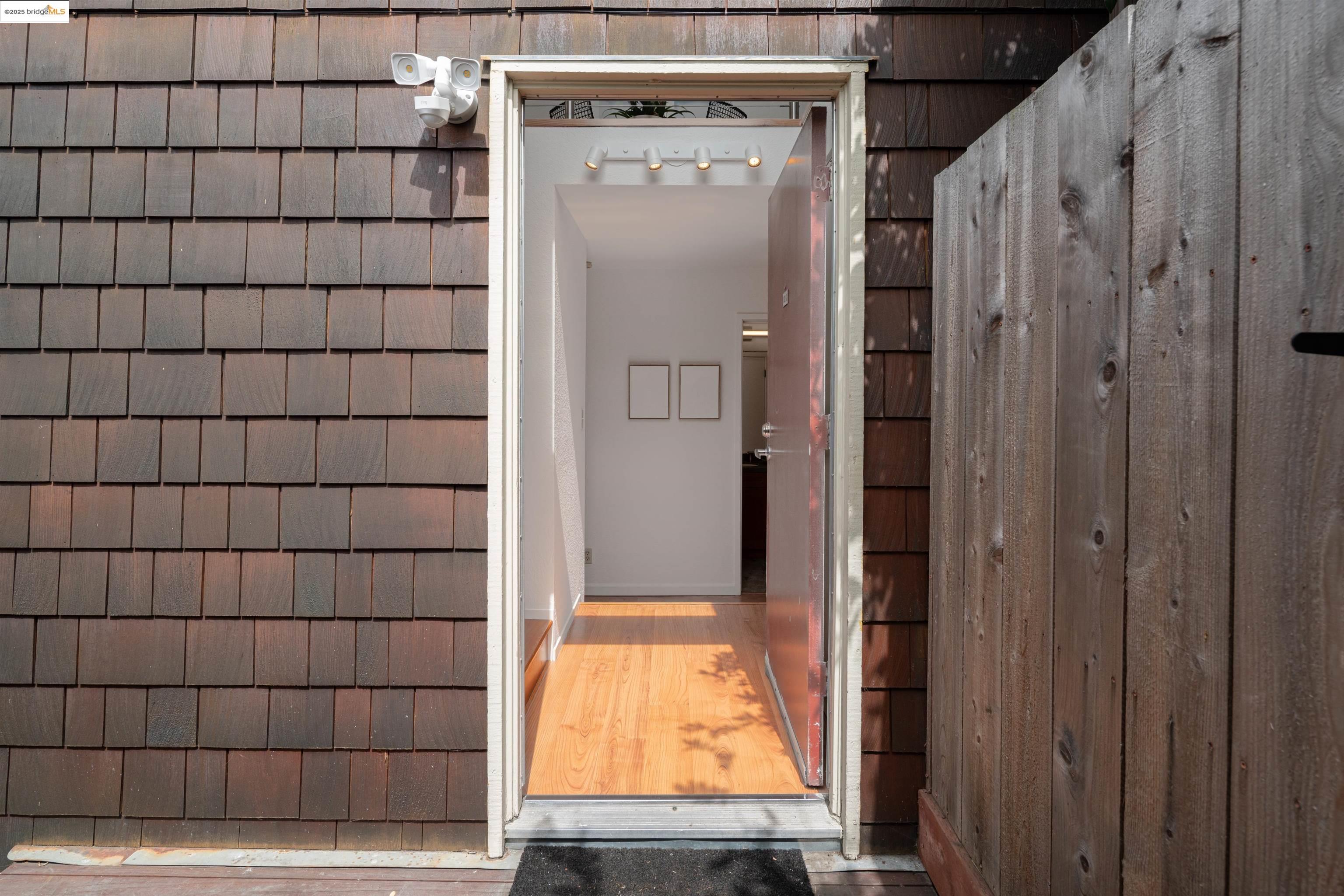 Photo #2: 41102677 Listing 