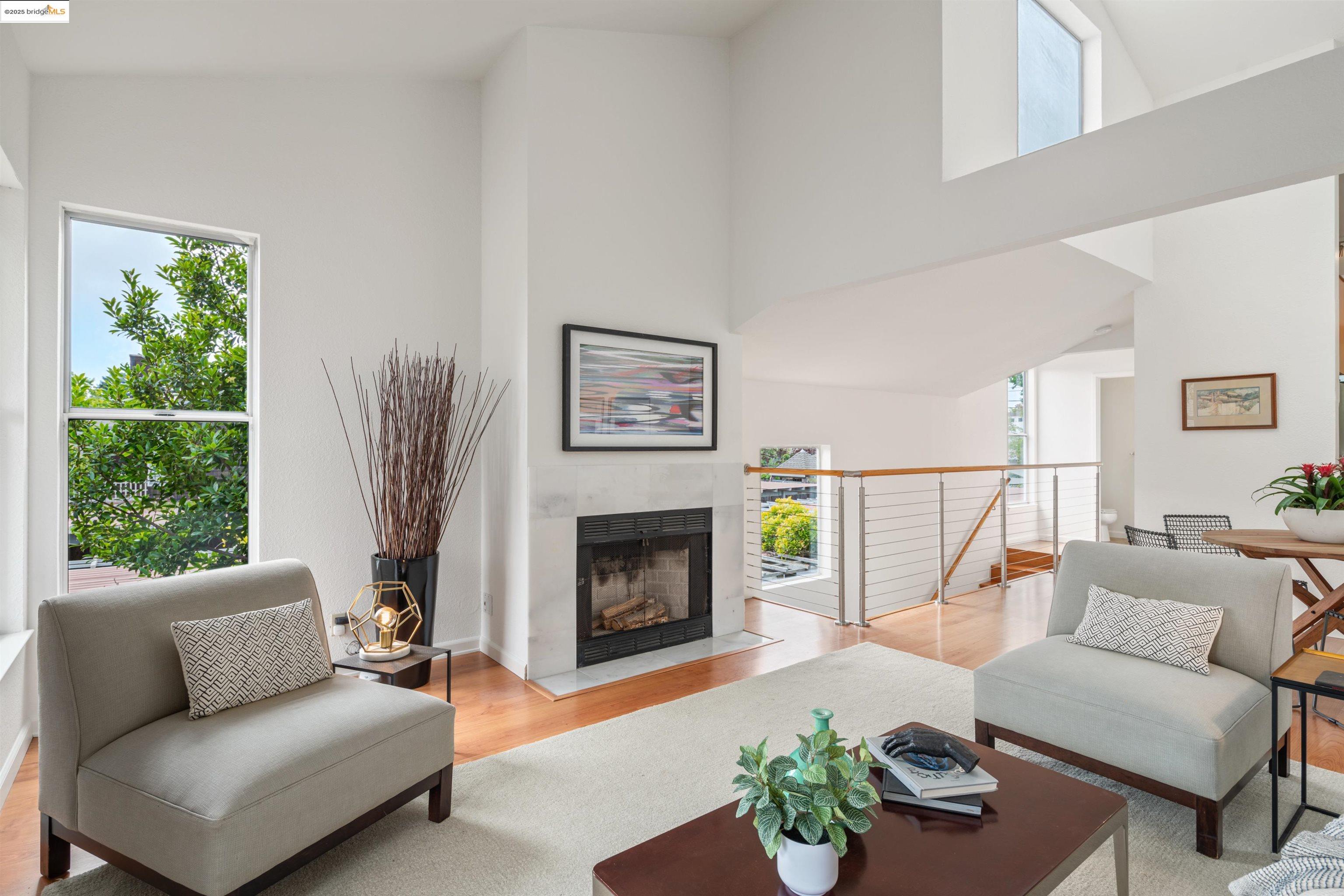 Detail Gallery Image 14 of 48 For 1812 Dwight Way #1/2,  Berkeley,  CA 94703 - 2 Beds | 1/1 Baths