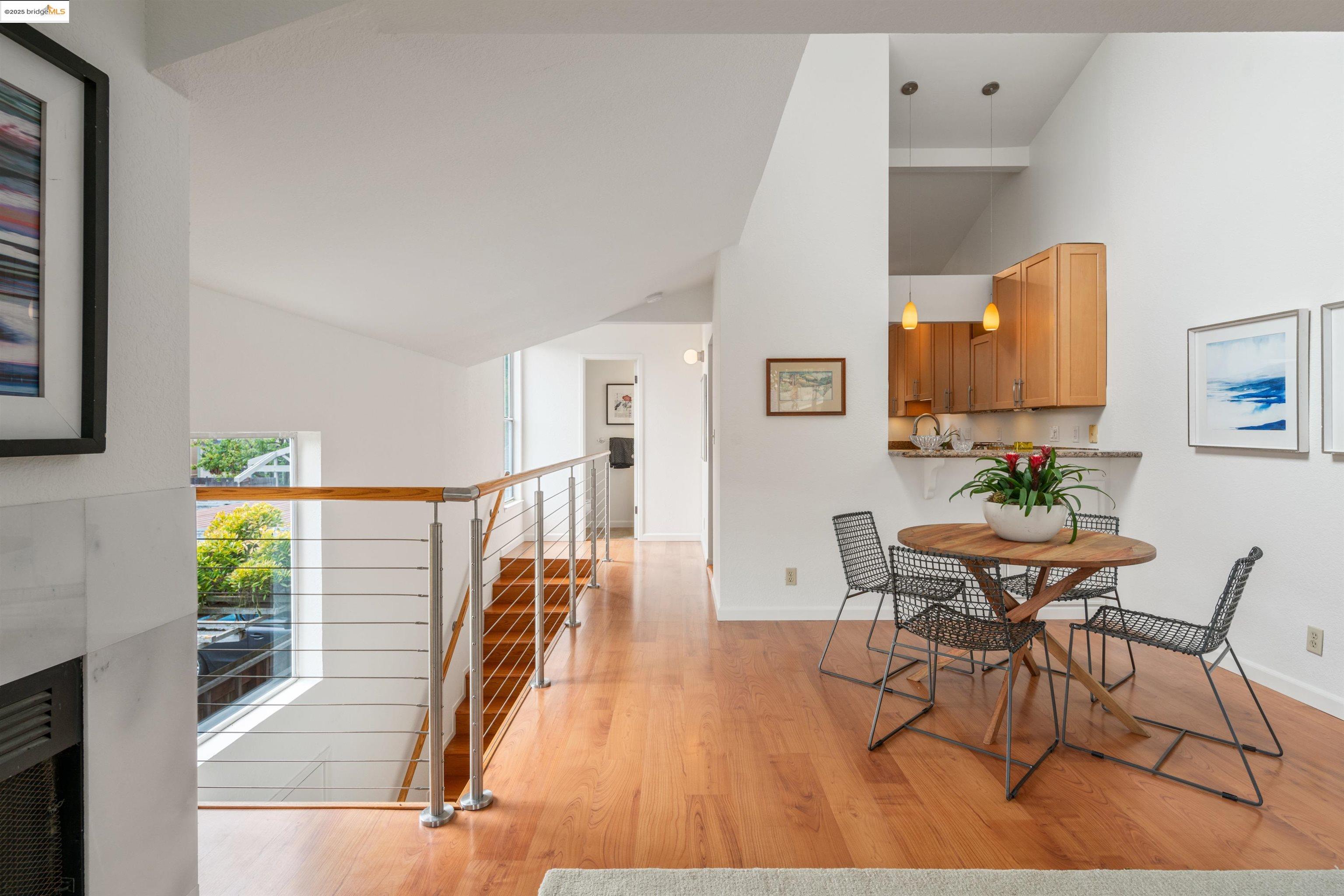 Detail Gallery Image 16 of 48 For 1812 Dwight Way #1/2,  Berkeley,  CA 94703 - 2 Beds | 1/1 Baths
