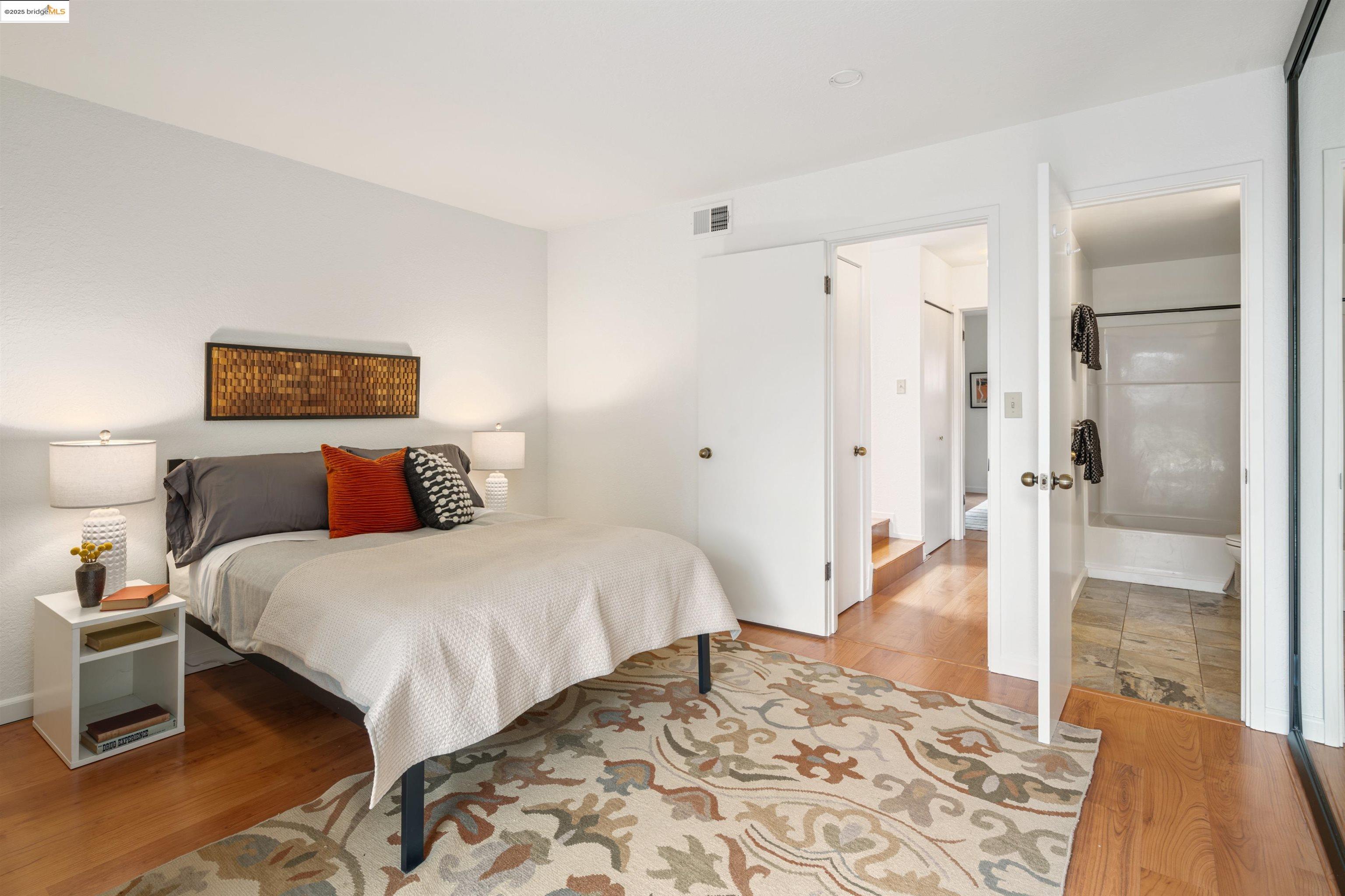 Detail Gallery Image 27 of 48 For 1812 Dwight Way #1/2,  Berkeley,  CA 94703 - 2 Beds | 1/1 Baths