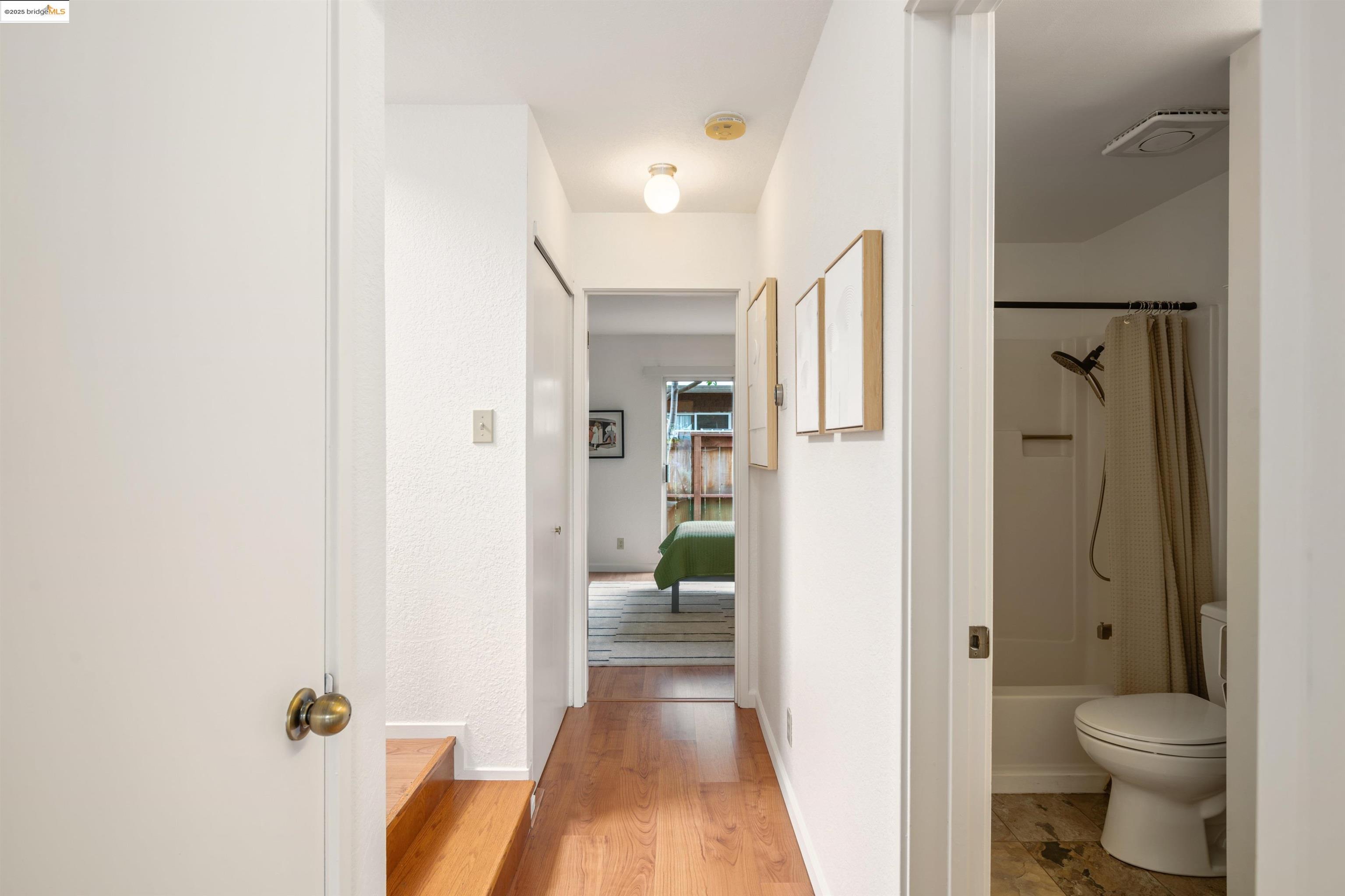 Detail Gallery Image 33 of 48 For 1812 Dwight Way #1/2,  Berkeley,  CA 94703 - 2 Beds | 1/1 Baths