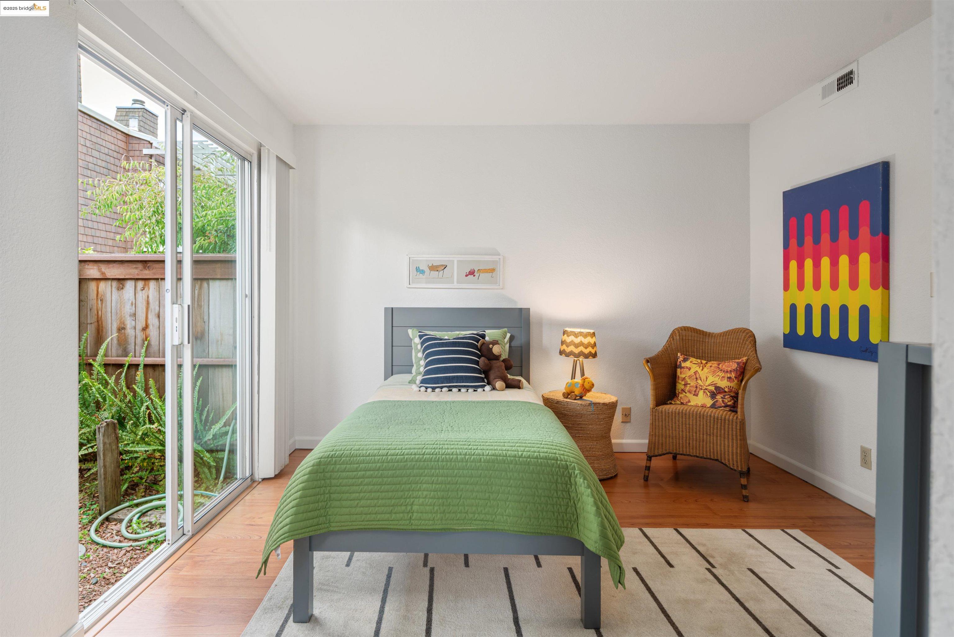 Detail Gallery Image 35 of 48 For 1812 Dwight Way #1/2,  Berkeley,  CA 94703 - 2 Beds | 1/1 Baths