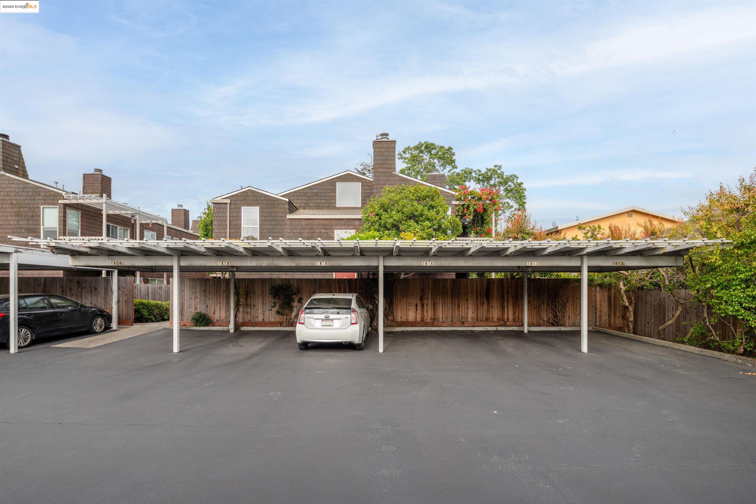 Detail Gallery Image 48 of 48 For 1812 Dwight Way #1/2,  Berkeley,  CA 94703 - 2 Beds | 1/1 Baths