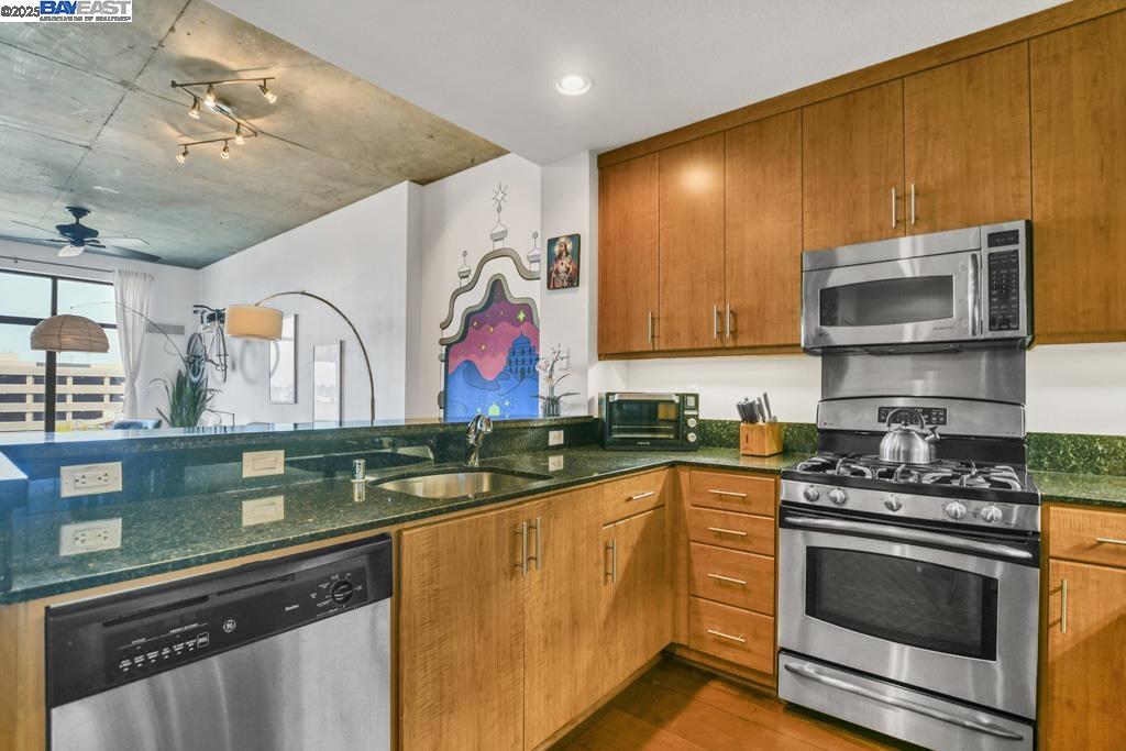Detail Gallery Image 7 of 26 For 288 3rd St #612,  Oakland,  CA 94607 - 1 Beds | 1 Baths