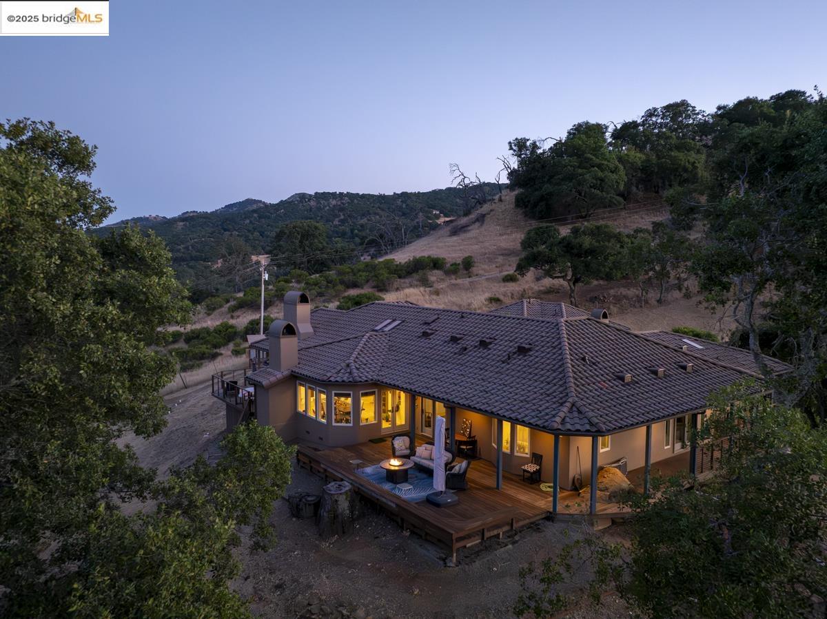 Detail Gallery Image 1 of 60 For 3165 Wooden Valley Rd, Napa,  CA 94558-9399 - 4 Beds | 5 Baths