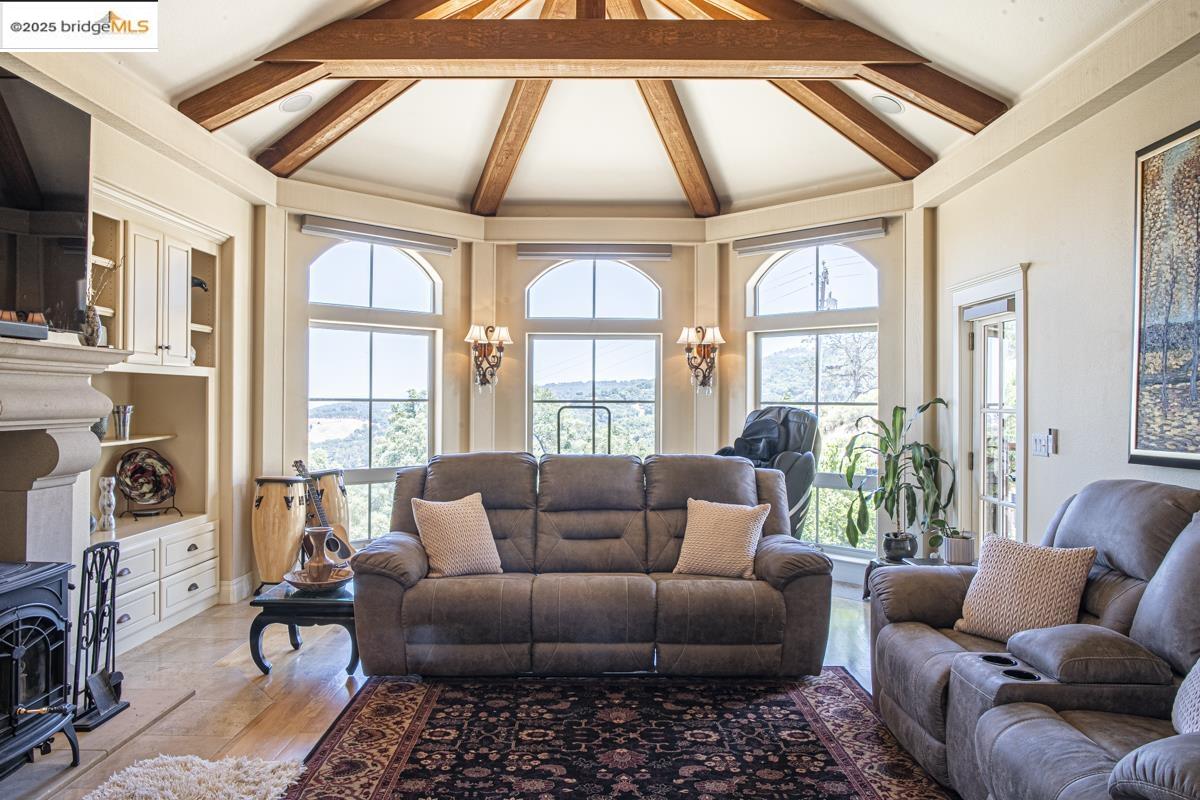 Detail Gallery Image 13 of 60 For 3165 Wooden Valley Rd, Napa,  CA 94558-9399 - 4 Beds | 5 Baths