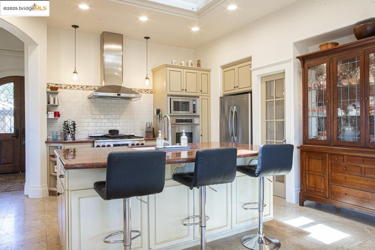 Detail Gallery Image 3 of 60 For 3165 Wooden Valley Rd, Napa,  CA 94558-9399 - 4 Beds | 5 Baths