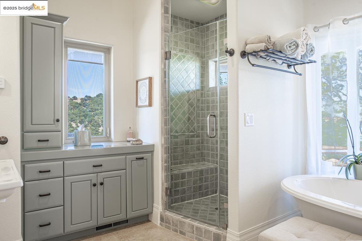 Detail Gallery Image 23 of 60 For 3165 Wooden Valley Rd, Napa,  CA 94558-9399 - 4 Beds | 5 Baths