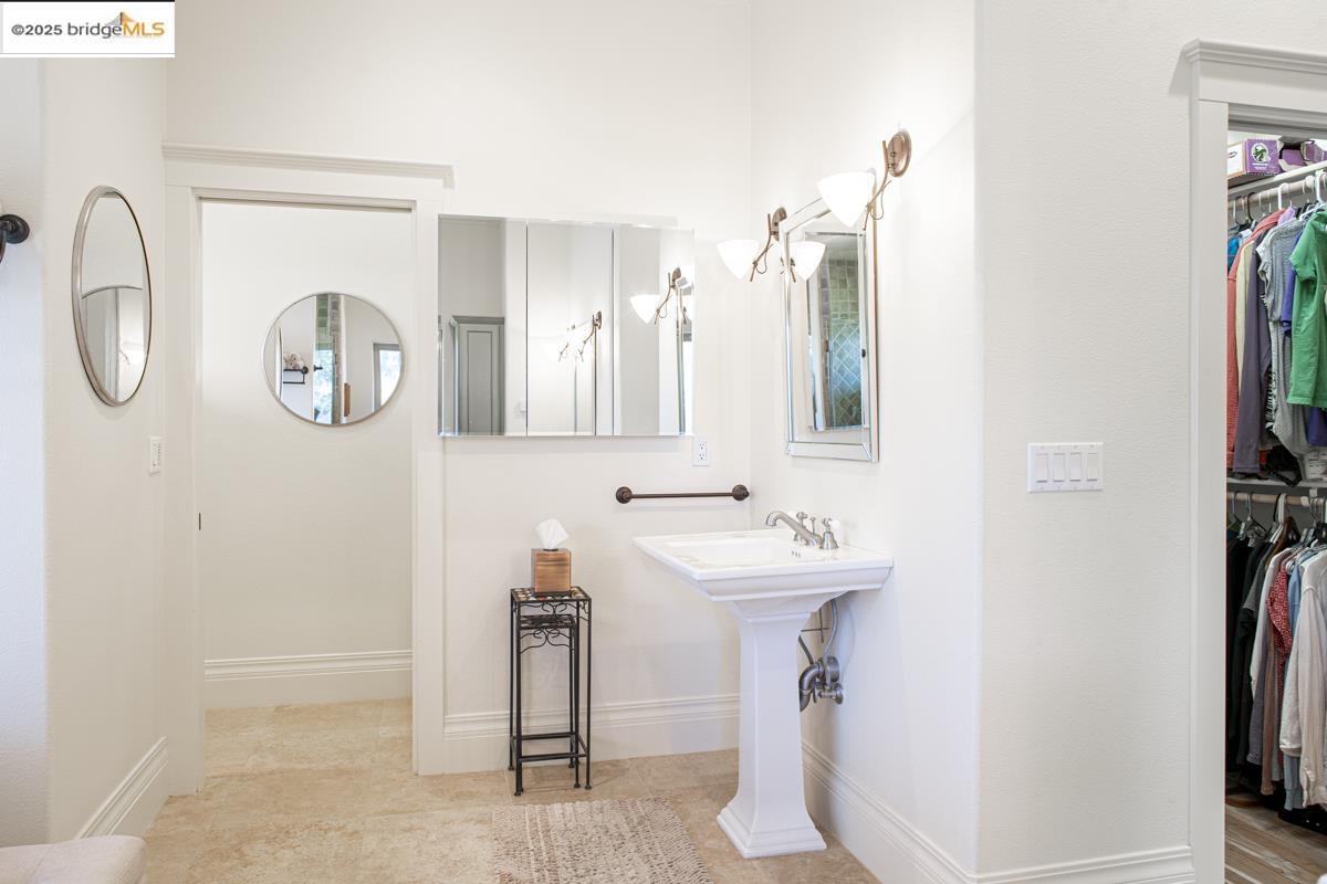 Detail Gallery Image 24 of 60 For 3165 Wooden Valley Rd, Napa,  CA 94558-9399 - 4 Beds | 5 Baths