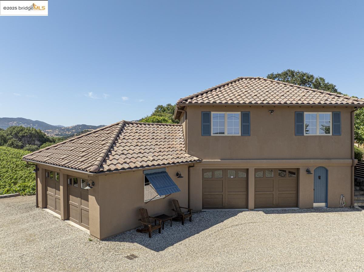 Detail Gallery Image 32 of 60 For 3165 Wooden Valley Rd, Napa,  CA 94558-9399 - 4 Beds | 5 Baths