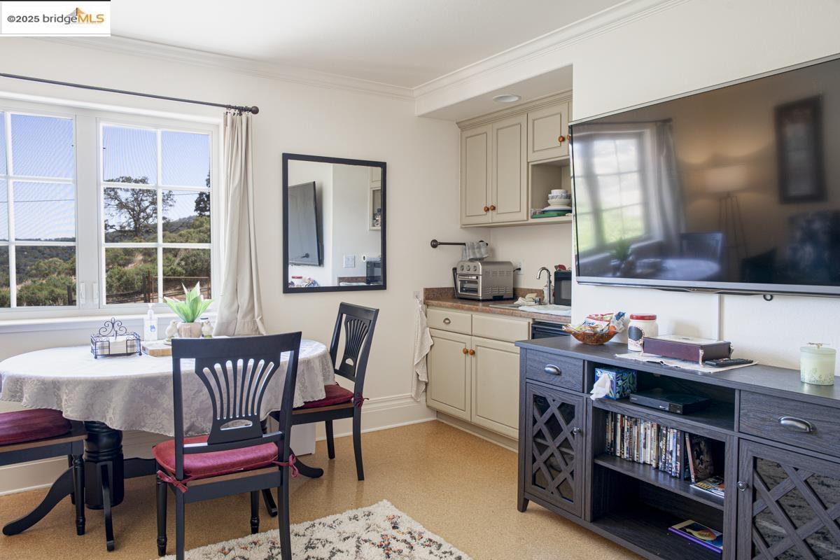 Detail Gallery Image 38 of 60 For 3165 Wooden Valley Rd, Napa,  CA 94558-9399 - 4 Beds | 5 Baths