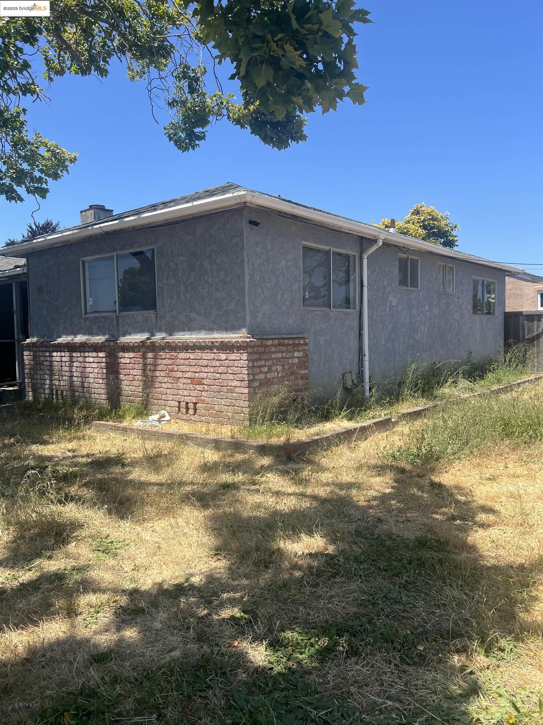 Detail Gallery Image 3 of 3 For 1401 via Coralla, San Lorenzo,  CA 94580 - 4 Beds | 2/1 Baths