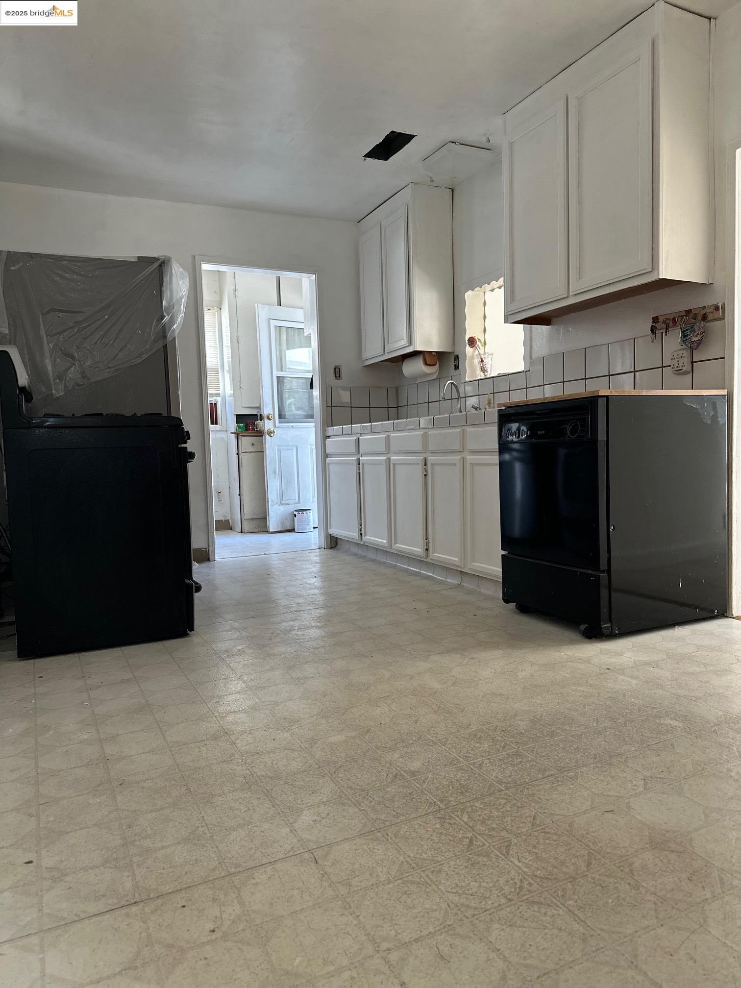 342 W Madill Street, Antioch, California 94509, 2 Bedrooms Bedrooms, 7 Rooms Rooms,1 BathroomBathrooms,Residential,For Sale,342 W Madill Street,41102683