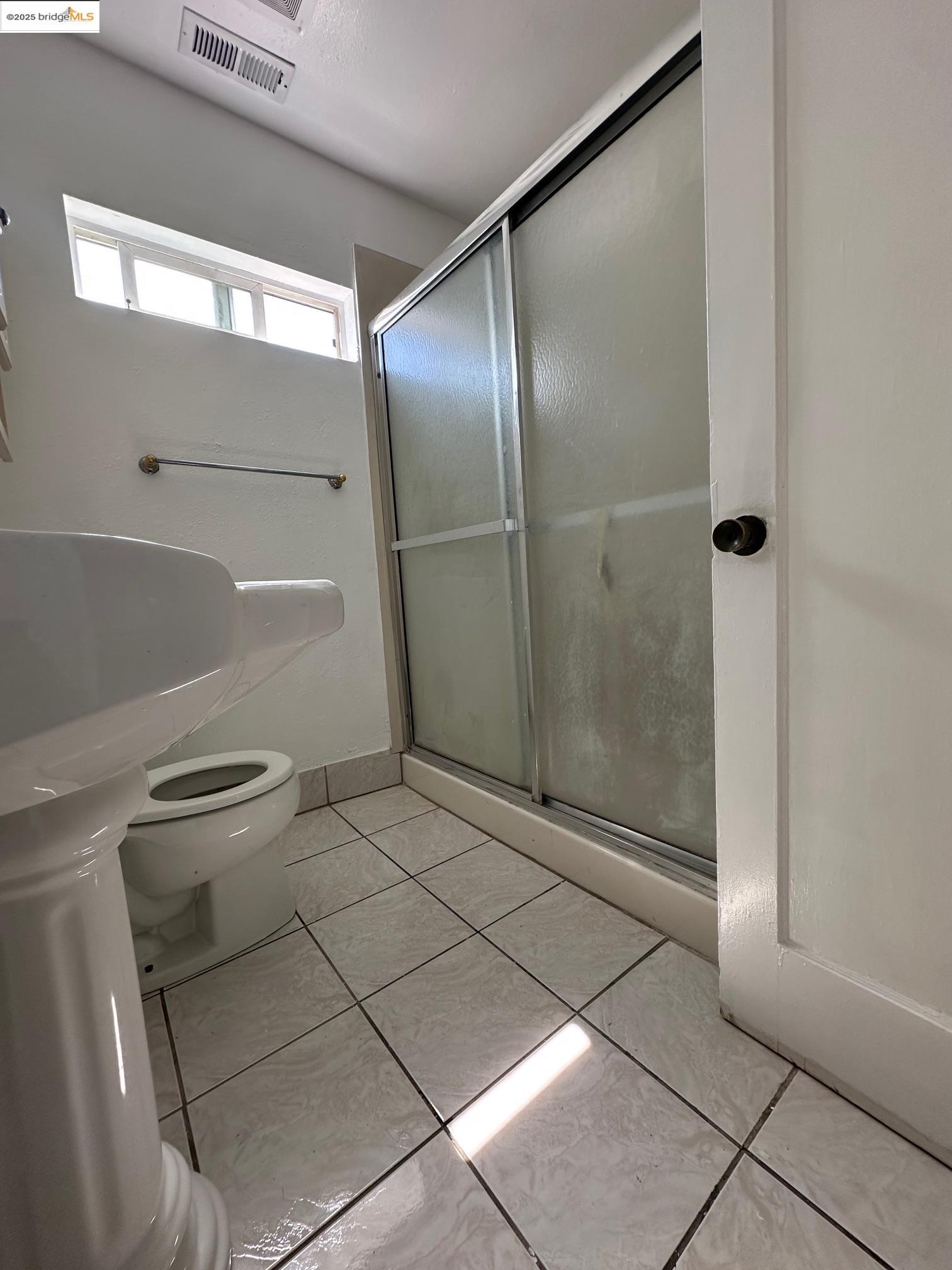 342 W Madill Street, Antioch, California 94509, 2 Bedrooms Bedrooms, 7 Rooms Rooms,1 BathroomBathrooms,Residential,For Sale,342 W Madill Street,41102683