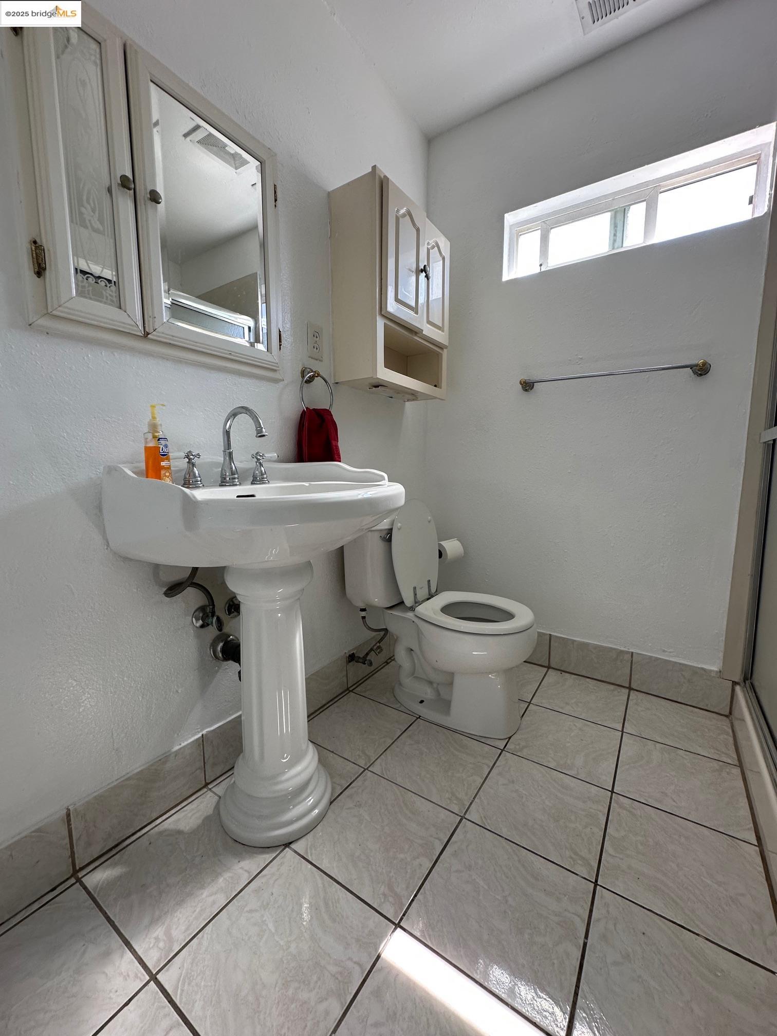 342 W Madill Street, Antioch, California 94509, 2 Bedrooms Bedrooms, 7 Rooms Rooms,1 BathroomBathrooms,Residential,For Sale,342 W Madill Street,41102683