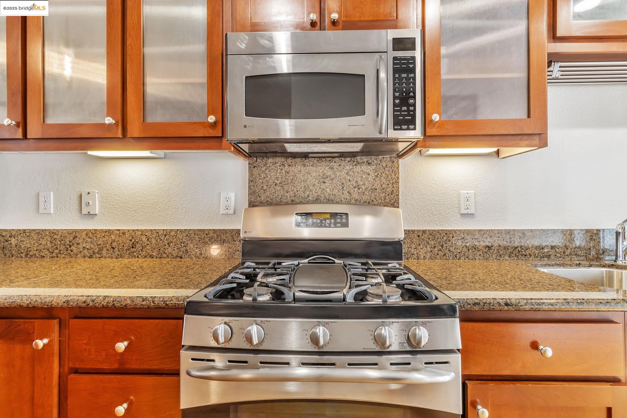 1759 14th st, Oakland, California 94607, 2 Bedrooms Bedrooms, 5 Rooms Rooms,2 BathroomsBathrooms,Residential,For Sale,1759 14th st,41102685