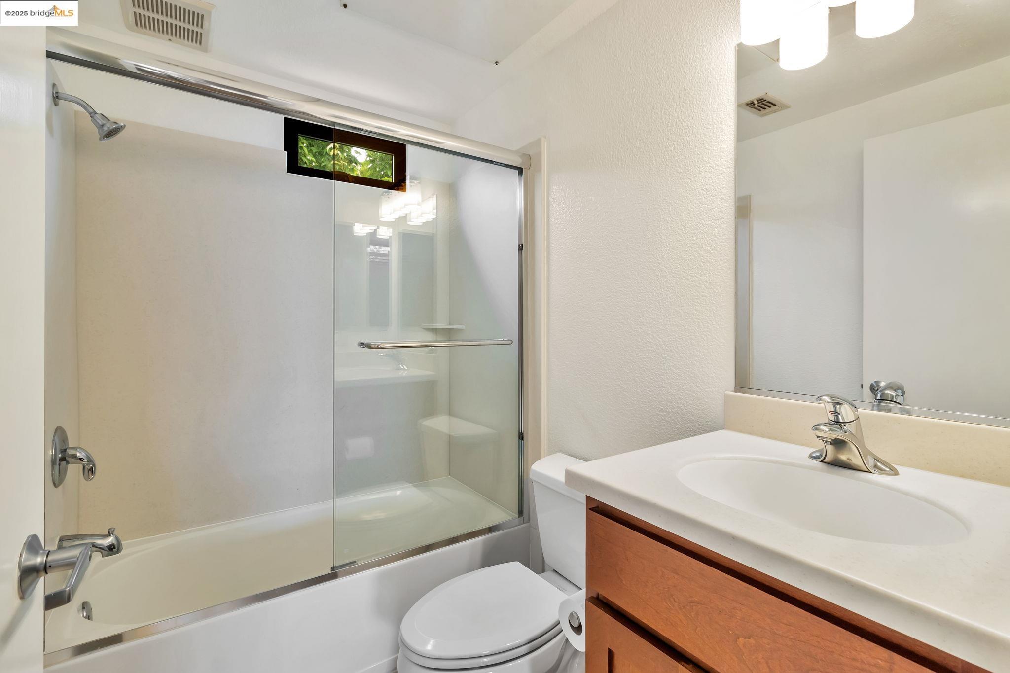 1759 14th st, Oakland, California 94607, 2 Bedrooms Bedrooms, 5 Rooms Rooms,2 BathroomsBathrooms,Residential,For Sale,1759 14th st,41102685