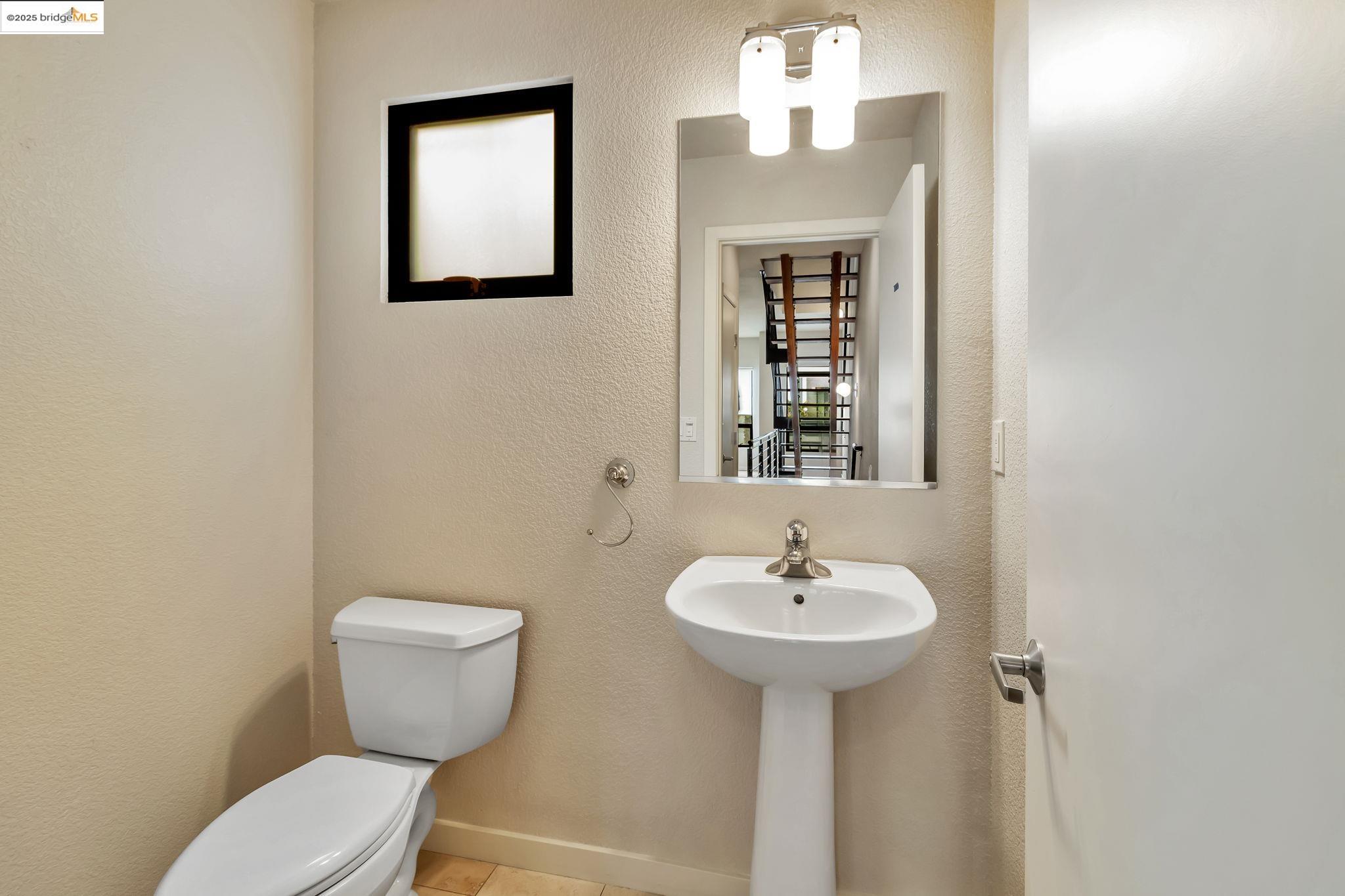 1759 14th st, Oakland, California 94607, 2 Bedrooms Bedrooms, 5 Rooms Rooms,2 BathroomsBathrooms,Residential,For Sale,1759 14th st,41102685