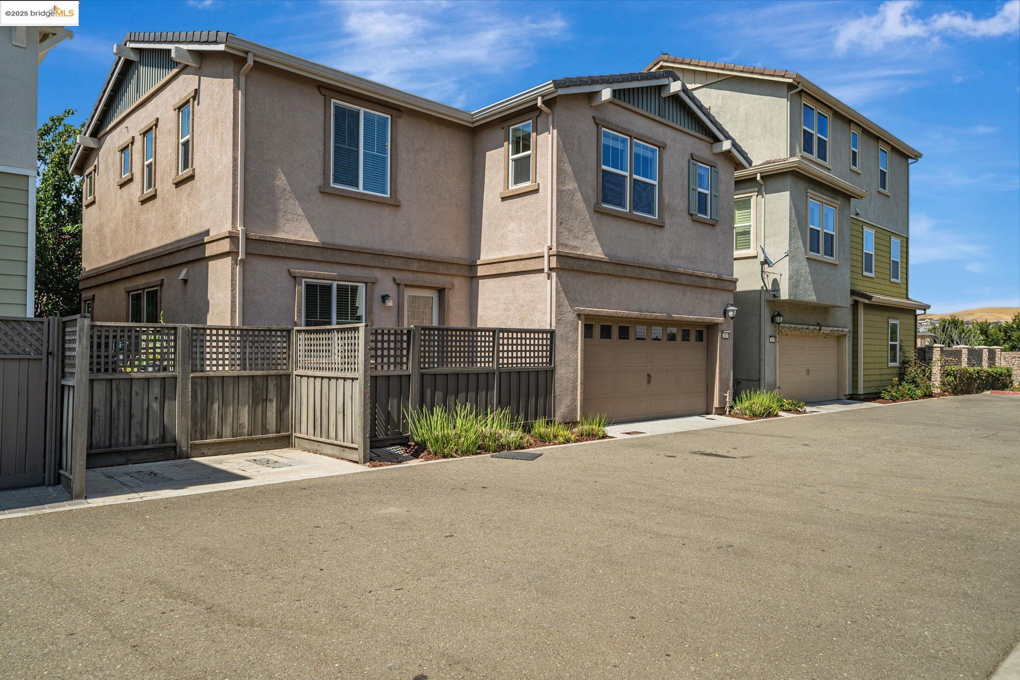Detail Gallery Image 3 of 46 For 2843 Alliston Loop, Dublin,  CA 94568 - 4 Beds | 3 Baths