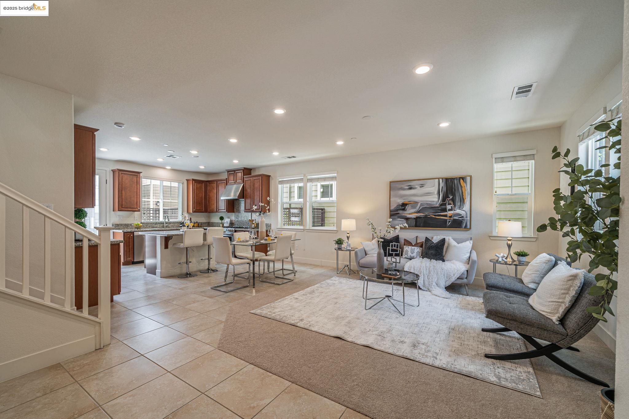Detail Gallery Image 4 of 46 For 2843 Alliston Loop, Dublin,  CA 94568 - 4 Beds | 3 Baths