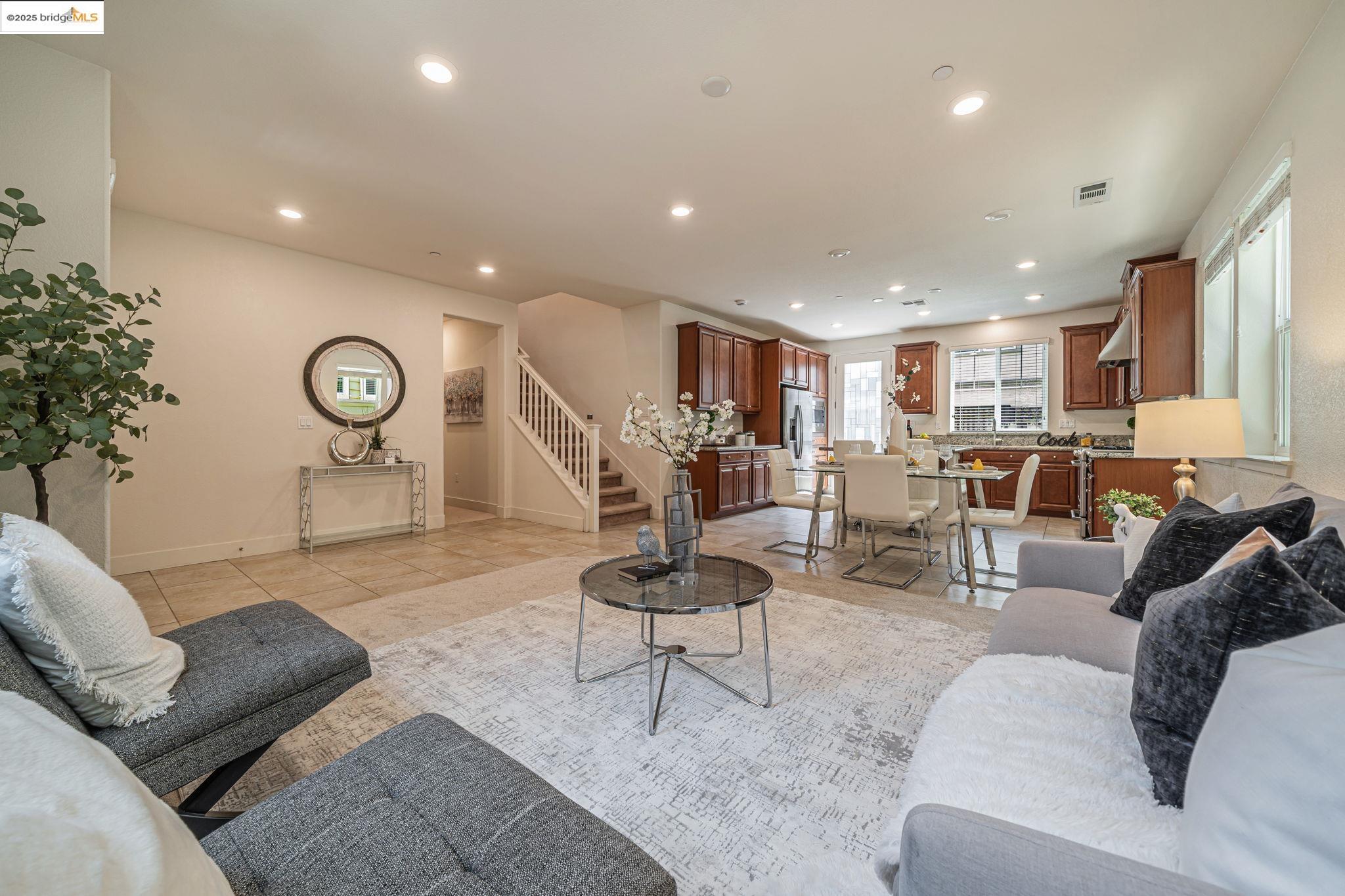 Detail Gallery Image 7 of 46 For 2843 Alliston Loop, Dublin,  CA 94568 - 4 Beds | 3 Baths