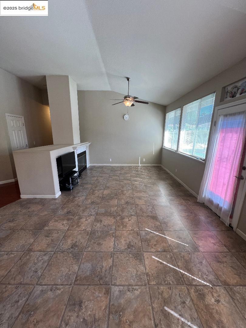 2352 Whitetail Dr, Antioch, California 94531, 3 Bedrooms Bedrooms, 7 Rooms Rooms,2 BathroomsBathrooms,Residential Lease,For Rent,2352 Whitetail Dr,41102689