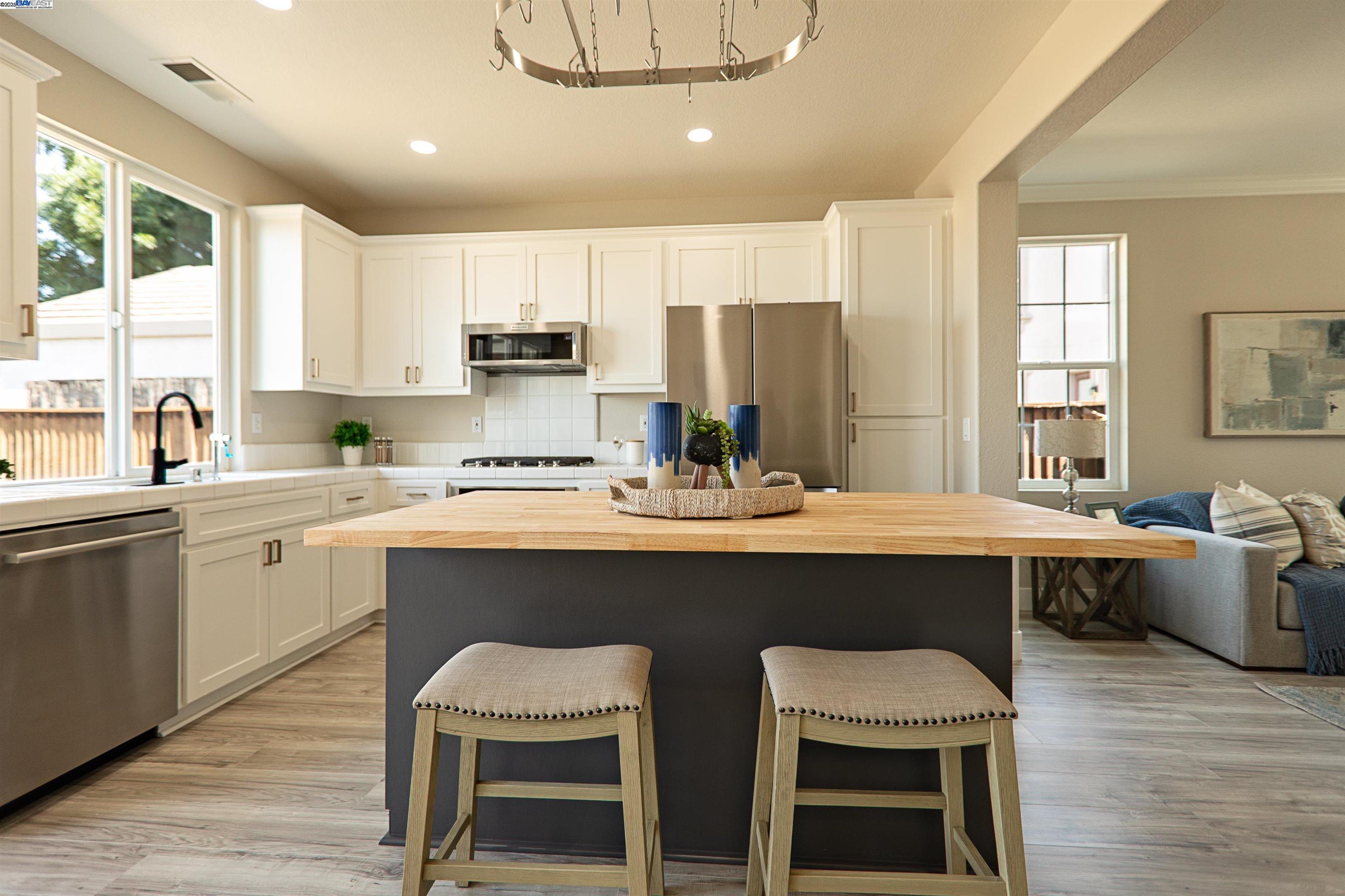 Detail Gallery Image 16 of 44 For 901 Kennedy Pl, Tracy,  CA 95377 - 3 Beds | 2 Baths