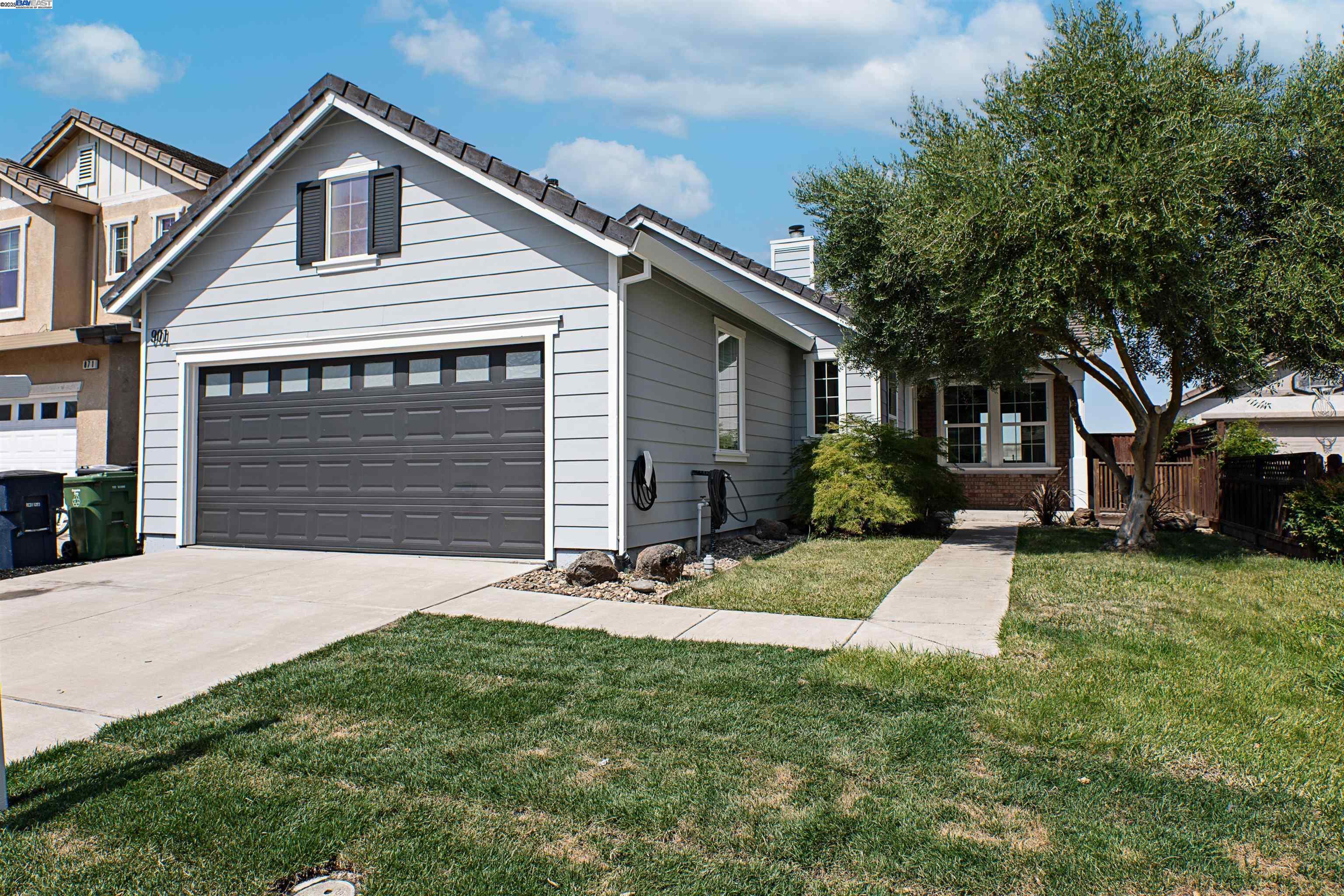 Detail Gallery Image 3 of 44 For 901 Kennedy Pl, Tracy,  CA 95377 - 3 Beds | 2 Baths