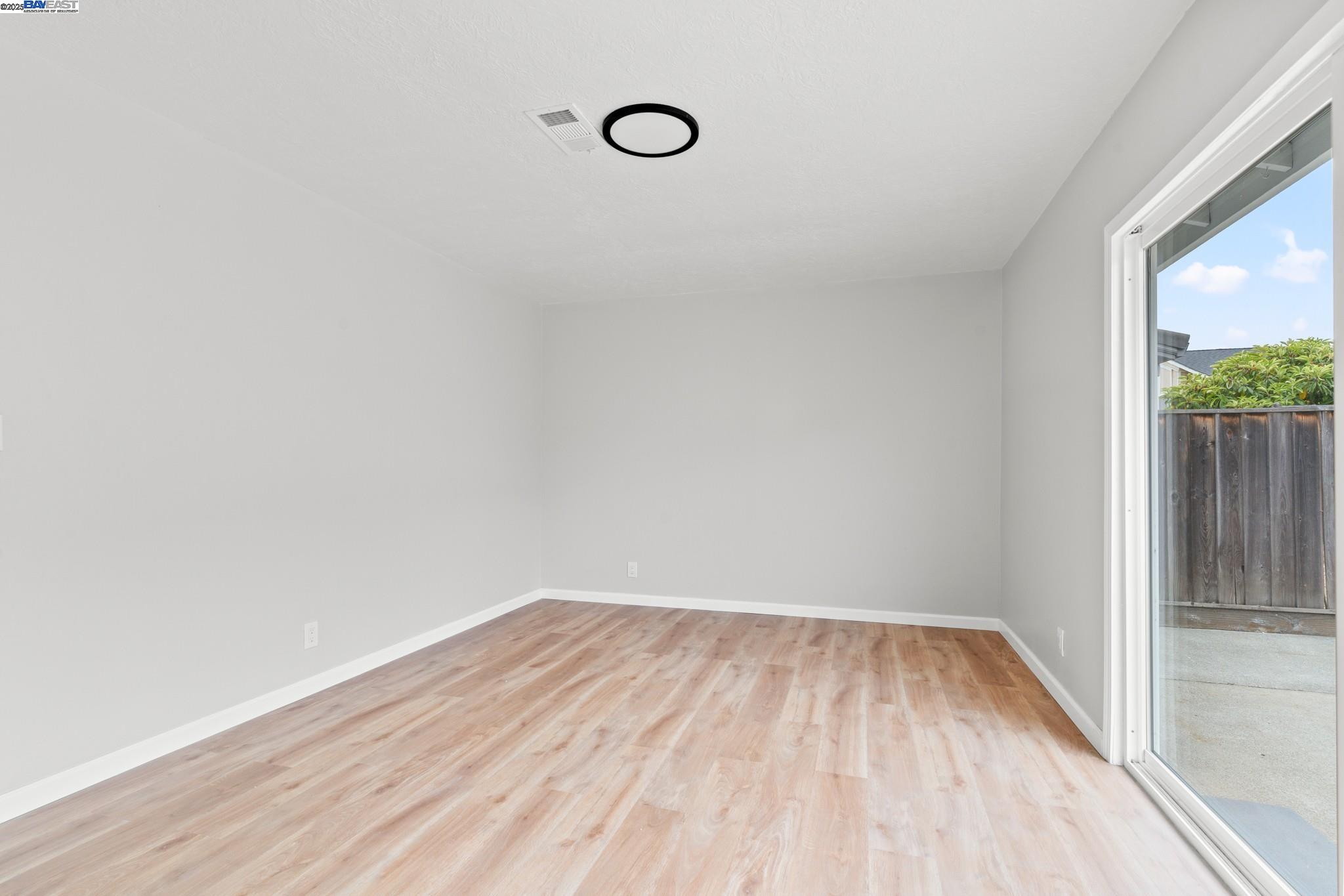 Detail Gallery Image 13 of 37 For 14658 Tiburon Road, San Leandro,  CA 94577 - 5 Beds | 2 Baths