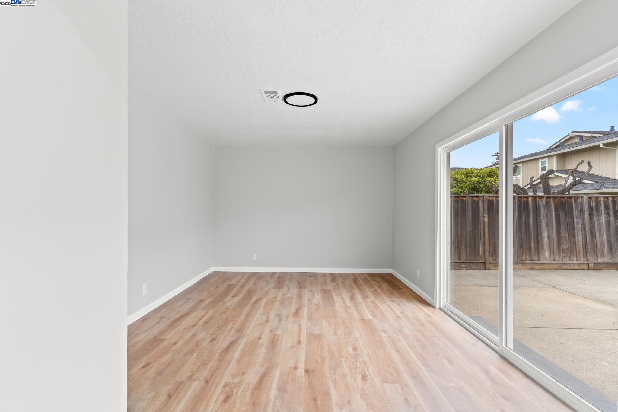 Detail Gallery Image 14 of 37 For 14658 Tiburon Road, San Leandro,  CA 94577 - 5 Beds | 2 Baths