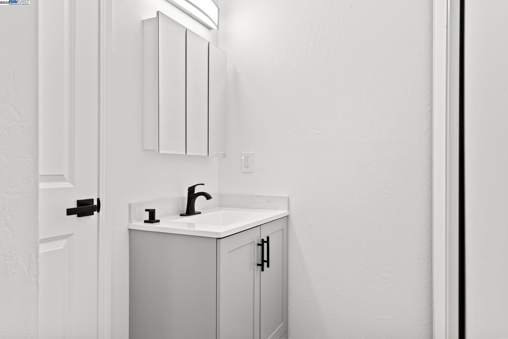 Detail Gallery Image 25 of 37 For 14658 Tiburon Road, San Leandro,  CA 94577 - 5 Beds | 2 Baths