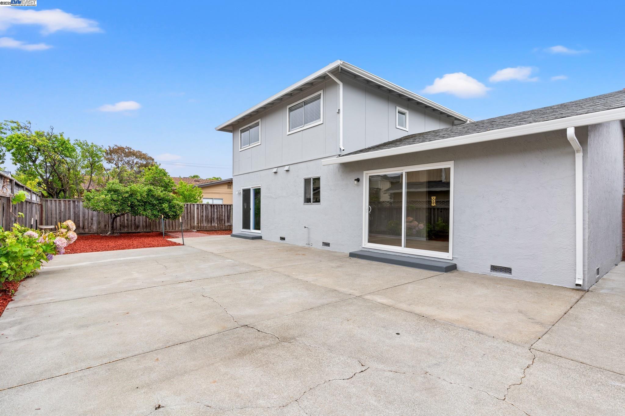 Detail Gallery Image 32 of 37 For 14658 Tiburon Road, San Leandro,  CA 94577 - 5 Beds | 2 Baths