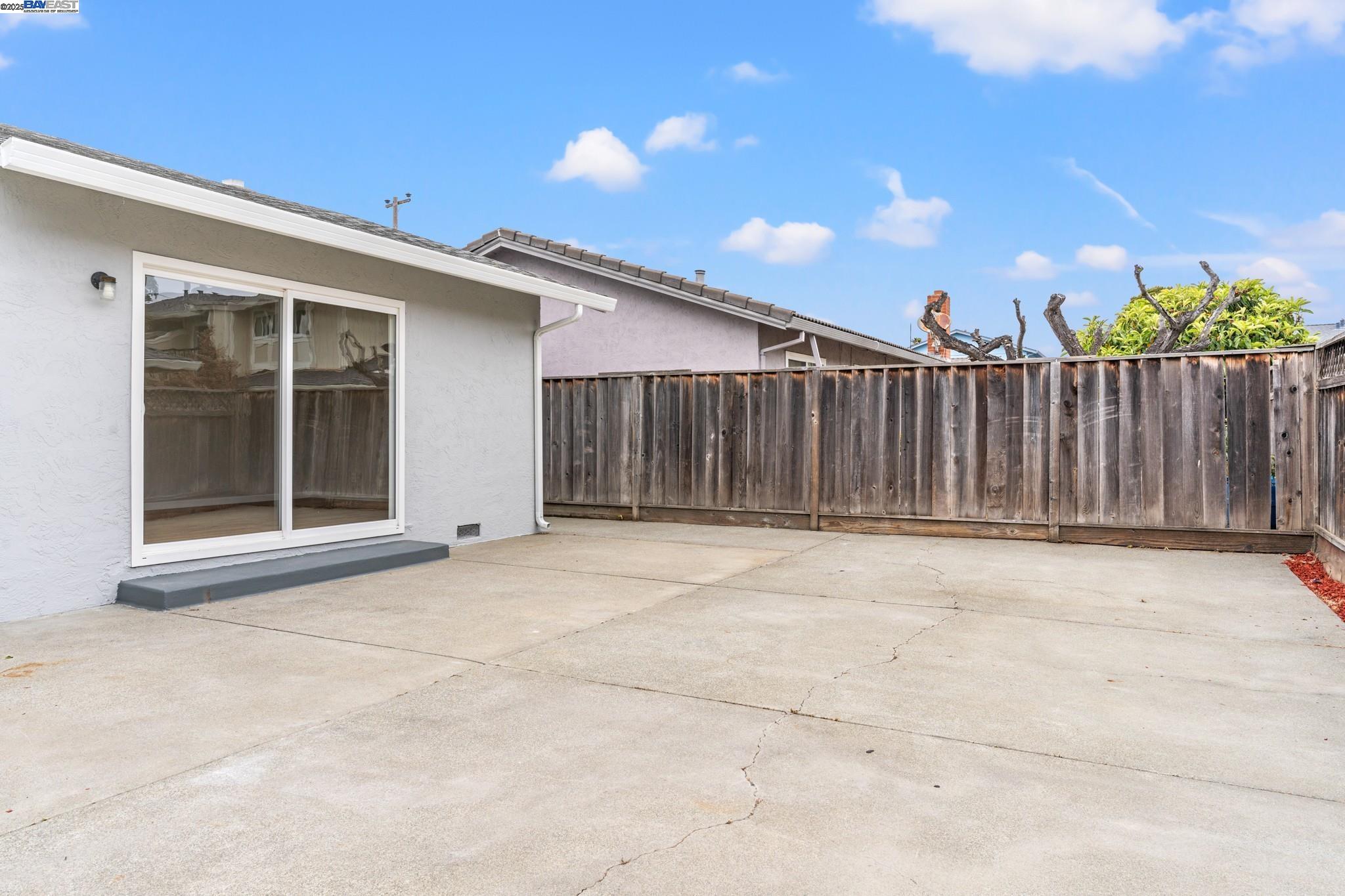Detail Gallery Image 34 of 37 For 14658 Tiburon Road, San Leandro,  CA 94577 - 5 Beds | 2 Baths