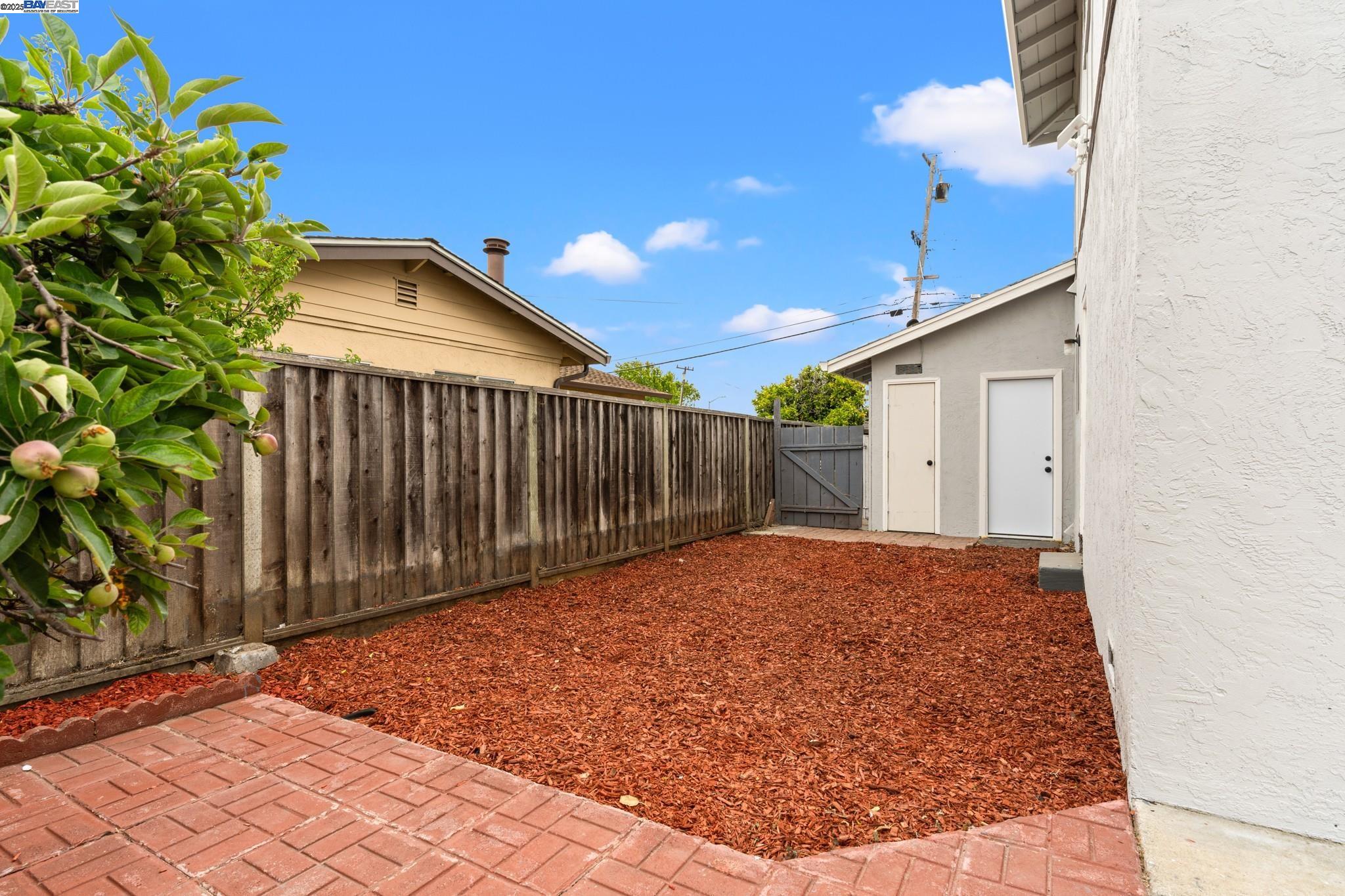 Detail Gallery Image 36 of 37 For 14658 Tiburon Road, San Leandro,  CA 94577 - 5 Beds | 2 Baths