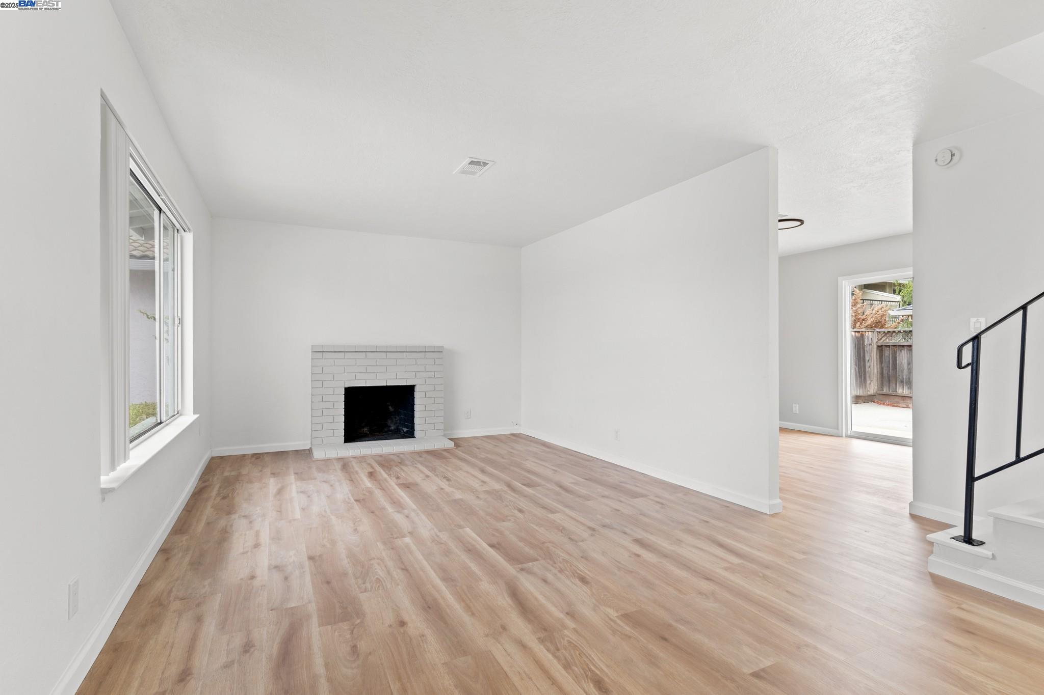 Detail Gallery Image 6 of 37 For 14658 Tiburon Road, San Leandro,  CA 94577 - 5 Beds | 2 Baths