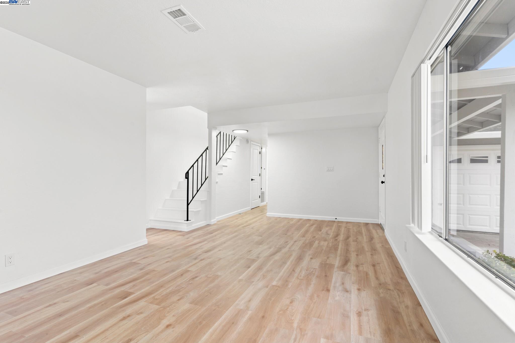 Detail Gallery Image 7 of 37 For 14658 Tiburon Road, San Leandro,  CA 94577 - 5 Beds | 2 Baths