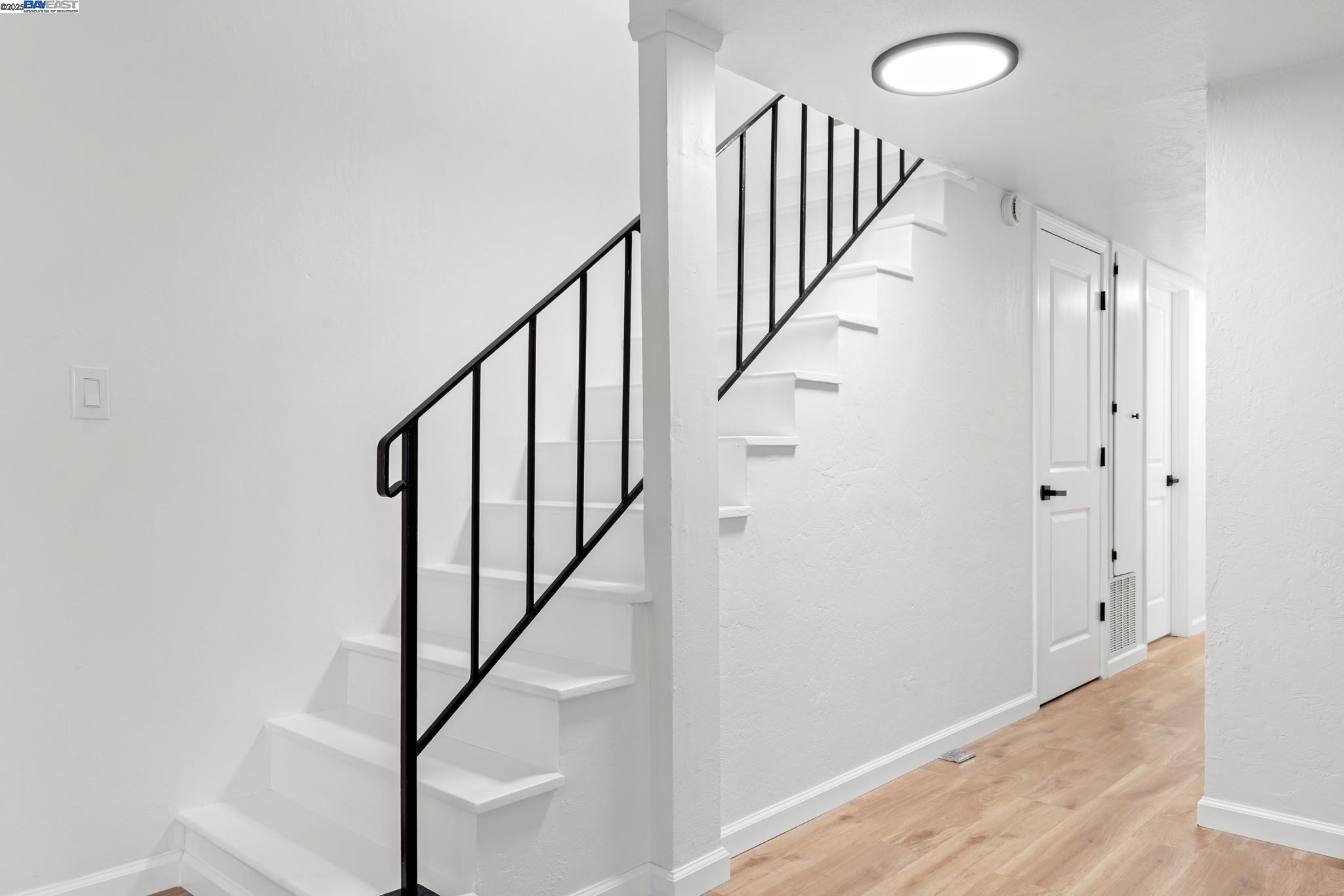 Detail Gallery Image 8 of 37 For 14658 Tiburon Road, San Leandro,  CA 94577 - 5 Beds | 2 Baths