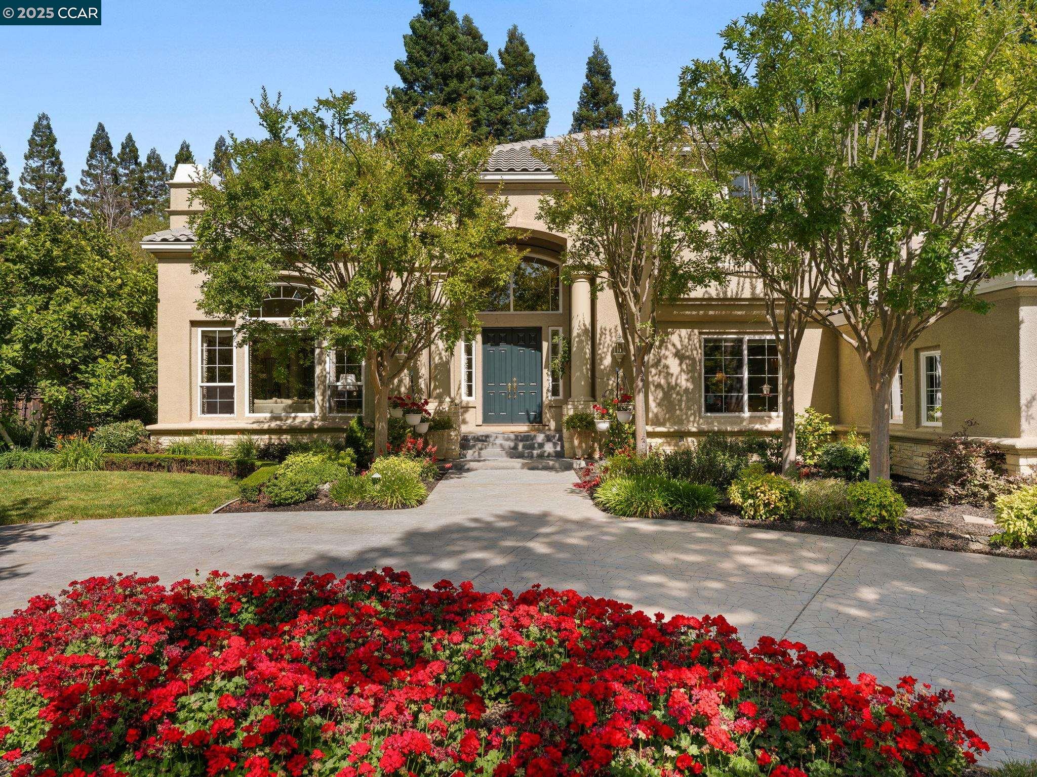 Detail Gallery Image 12 of 60 For 5475 Blackhawk Dr, Danville,  CA 94506 - 5 Beds | 4/1 Baths