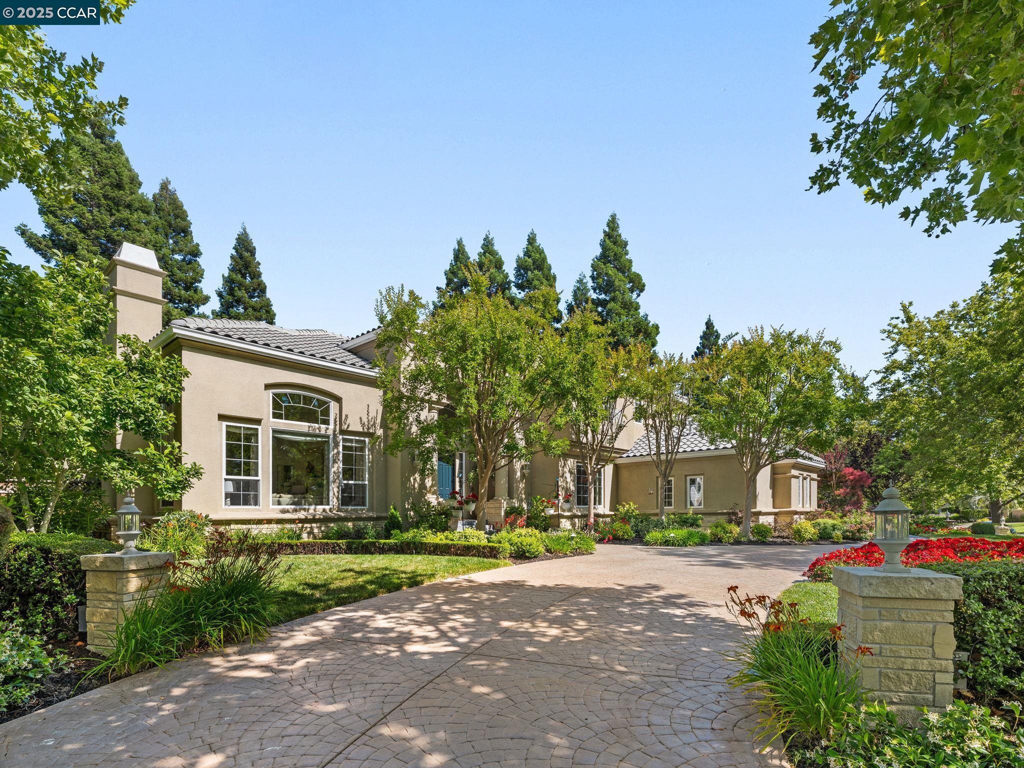 Detail Gallery Image 14 of 60 For 5475 Blackhawk Dr, Danville,  CA 94506 - 5 Beds | 4/1 Baths